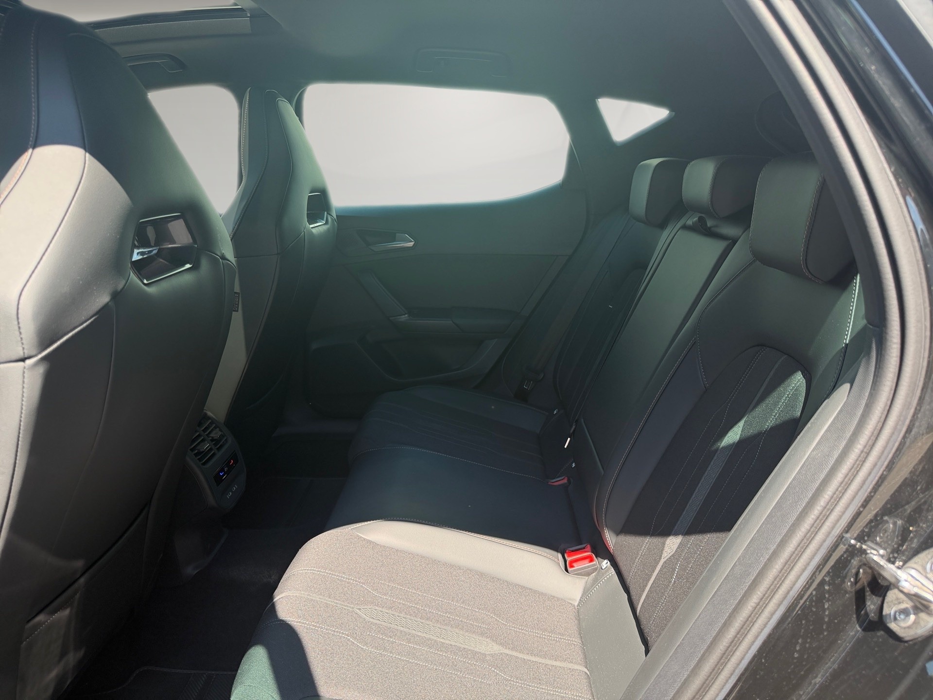 CUPRA LEON 1.4 e-HYBRID pHEV DSG-image-14