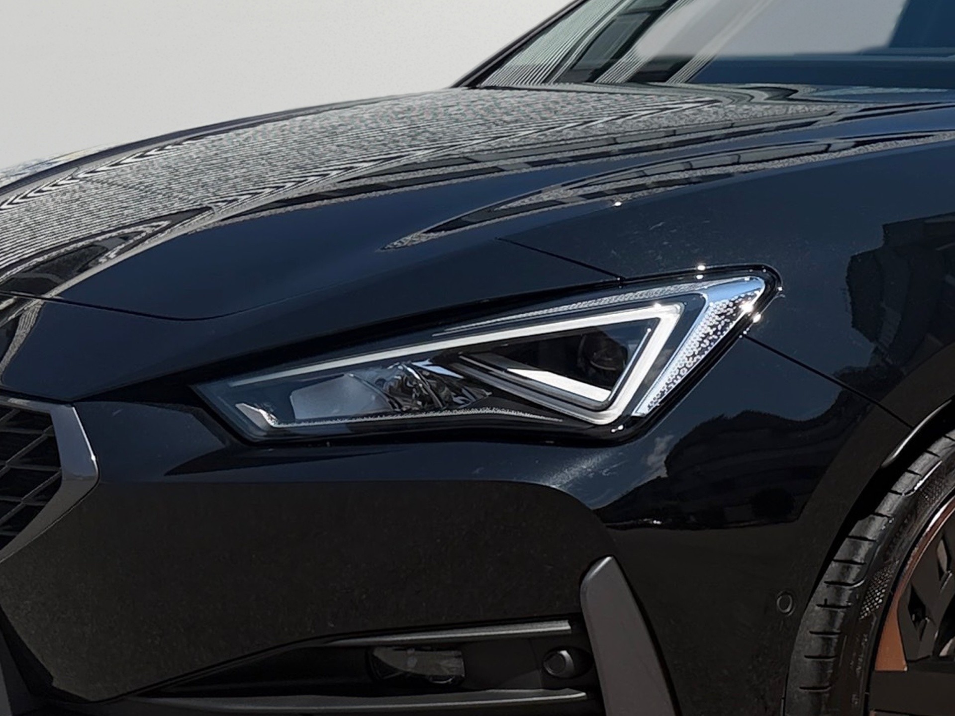 CUPRA LEON 1.4 e-HYBRID pHEV DSG-image-8