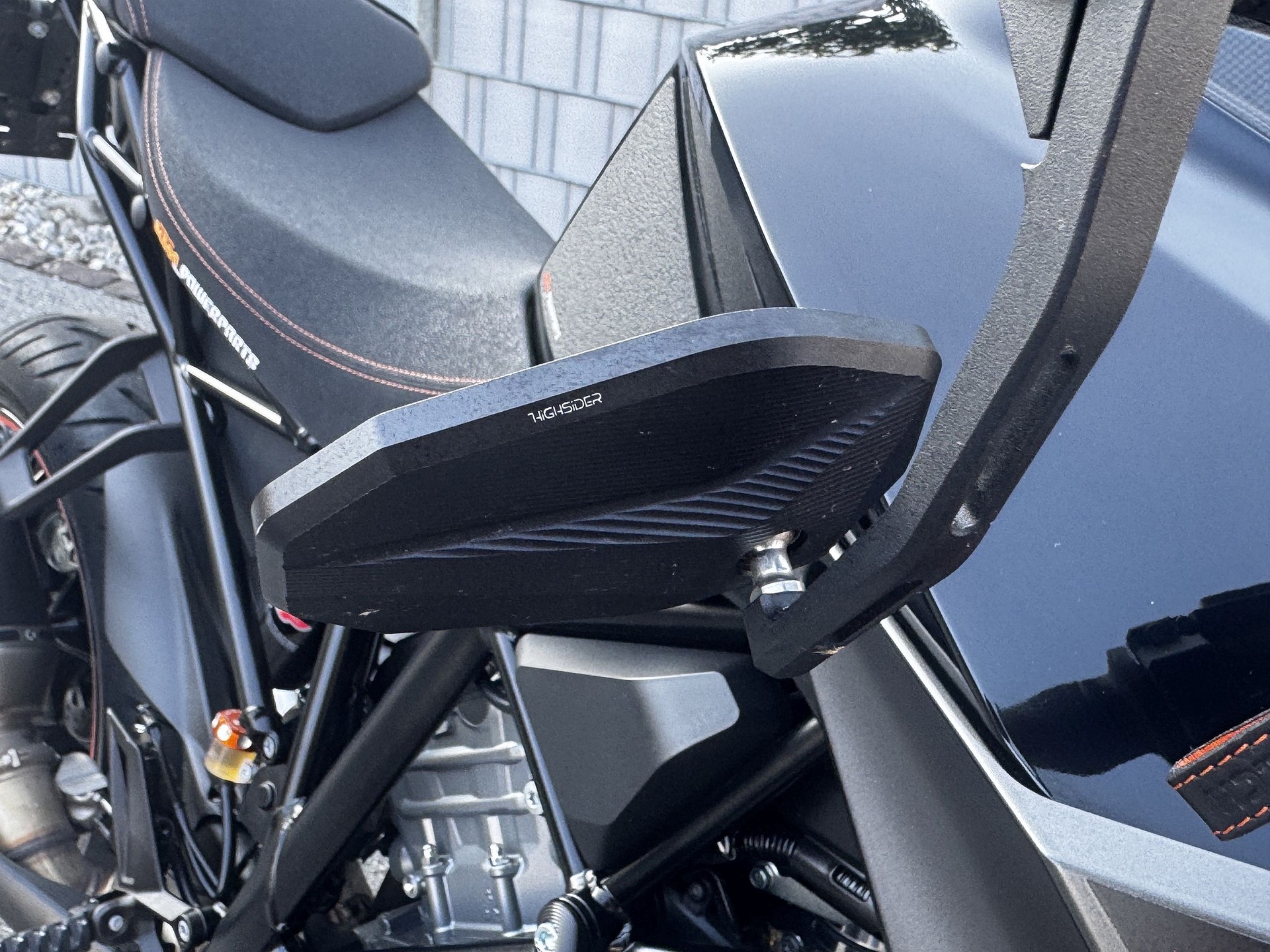 KTM 1290 Super Duke R-image-7