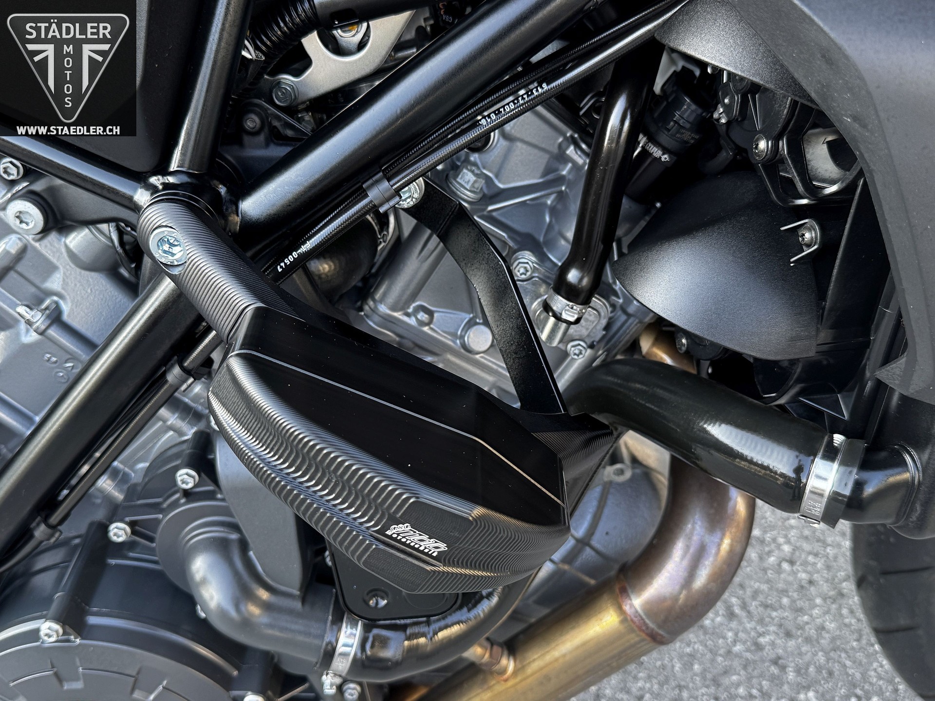 KTM 1290 Super Duke R-image-13