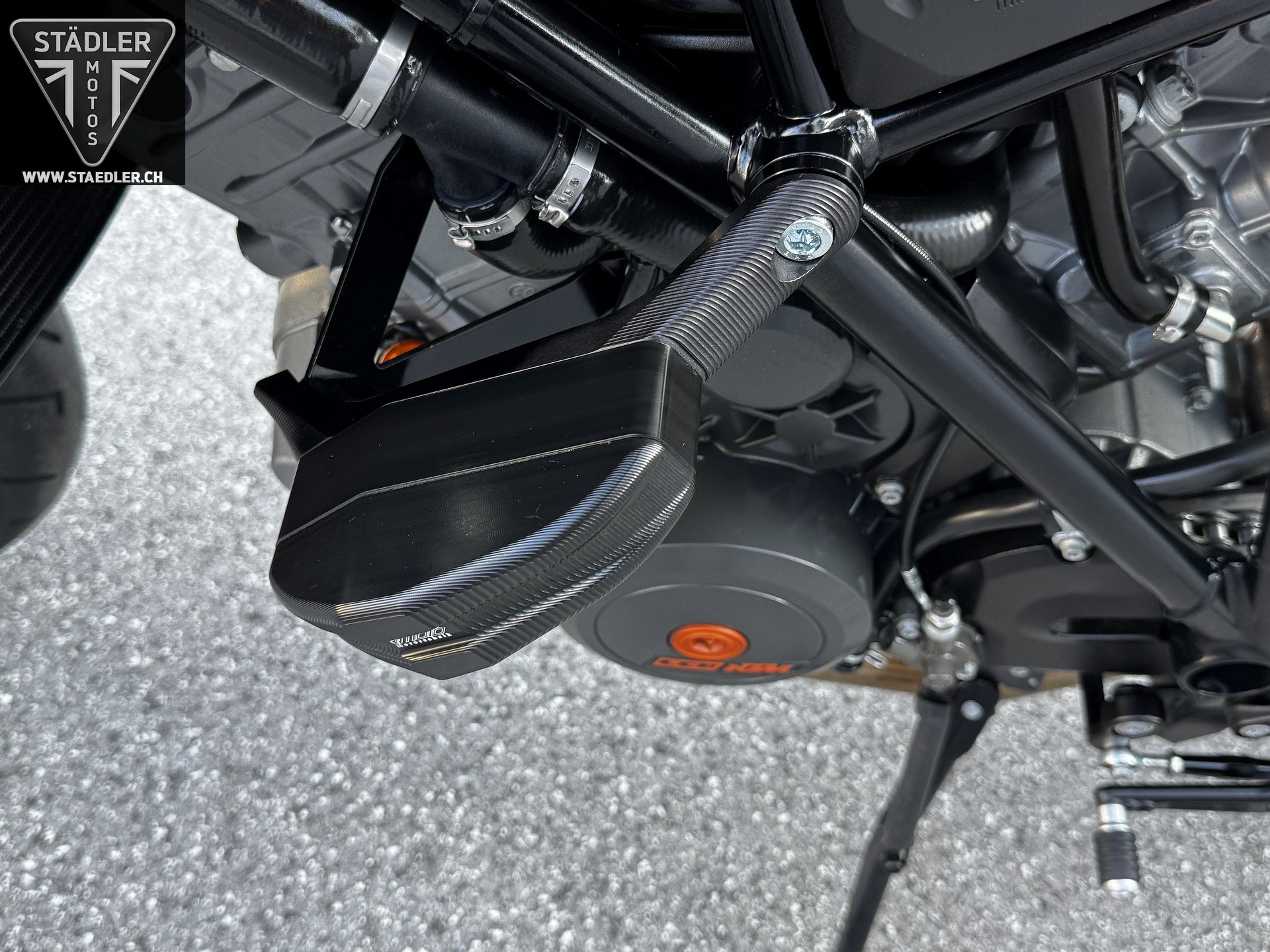KTM 1290 Super Duke R-image-12
