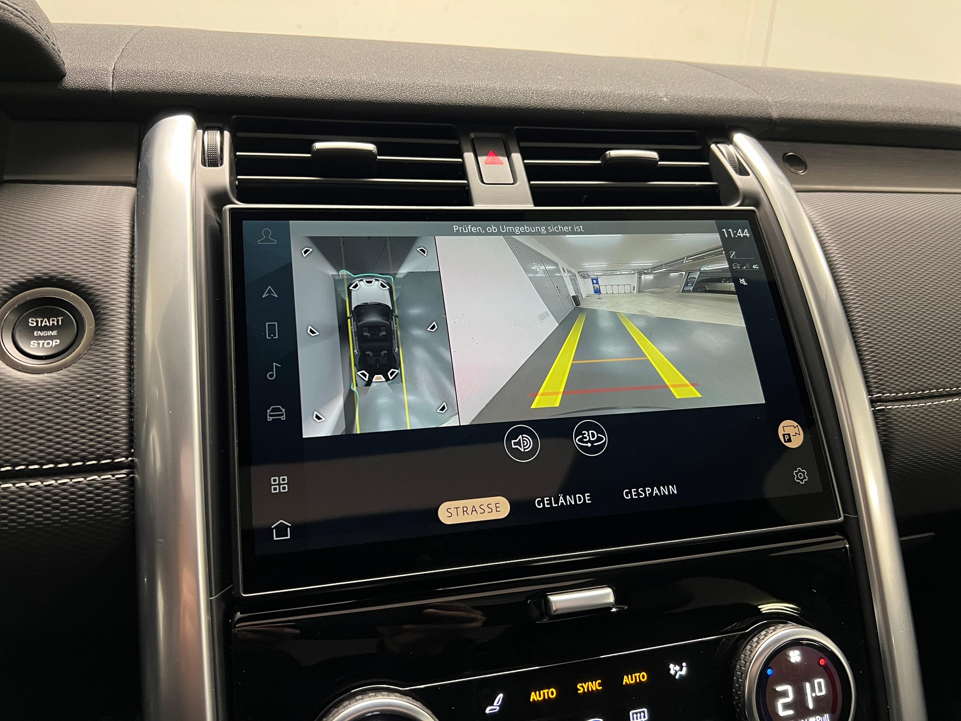 LAND ROVER Discovery 3.0 D I6 300 Dynamic SE-image-5