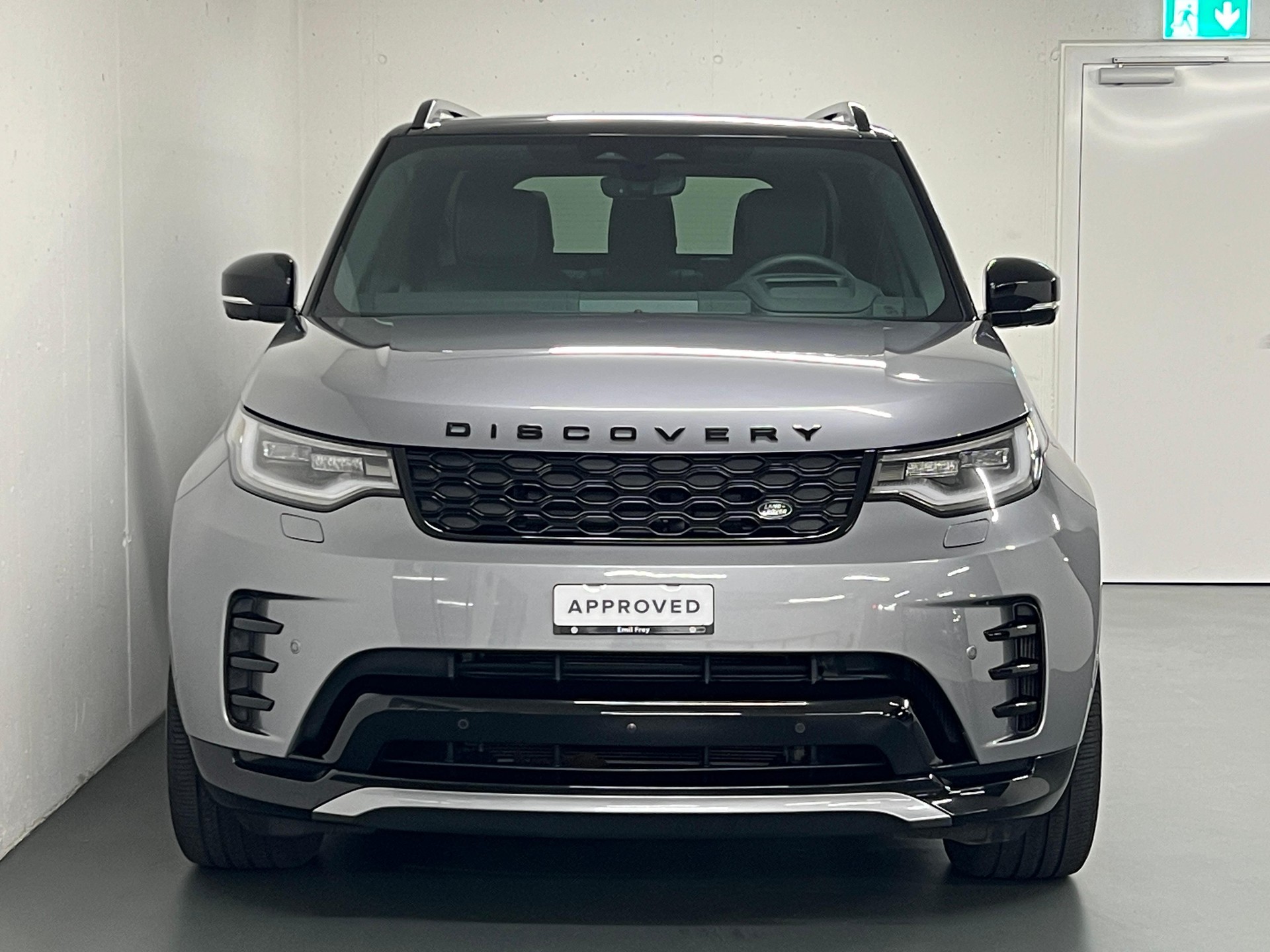 LAND ROVER Discovery 3.0 D I6 300 Dynamic SE-image-7