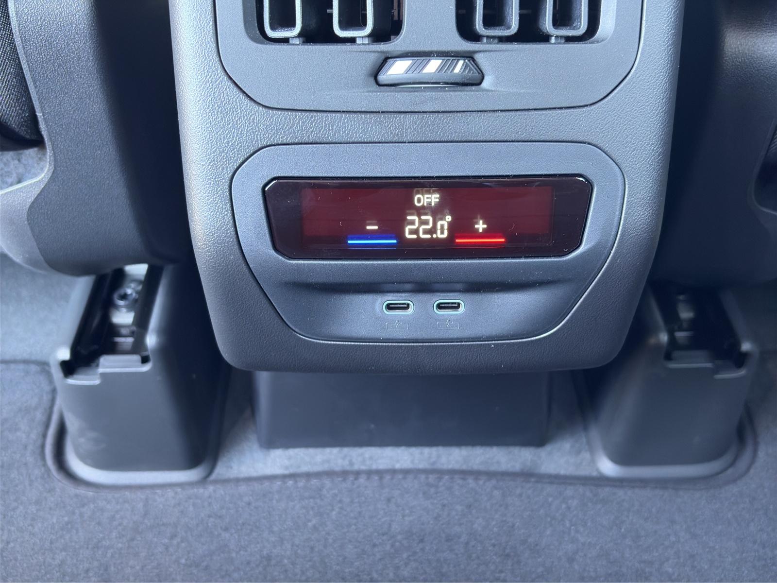 BMW iX3 50 xDrive-image-14