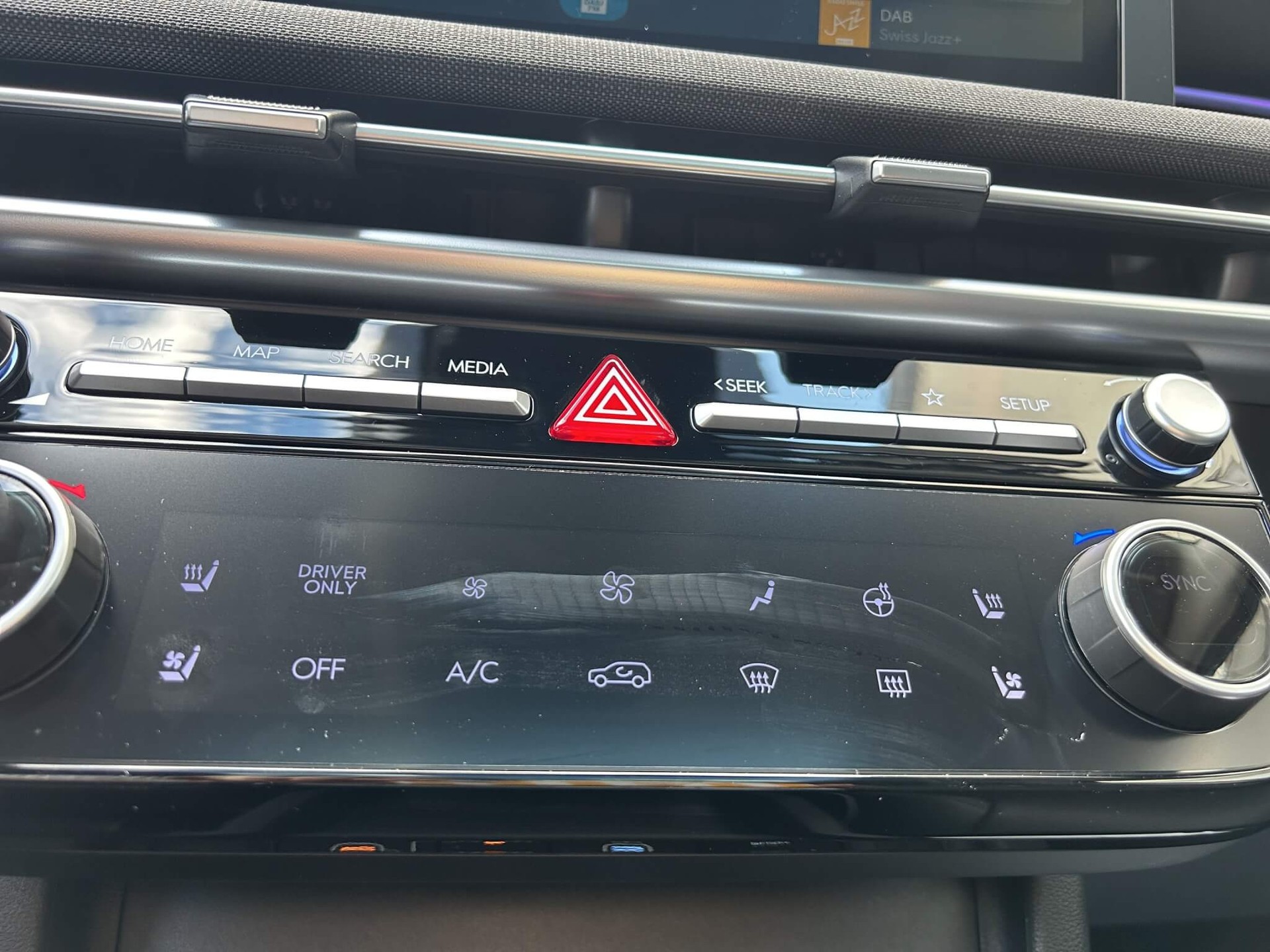 HYUNDAI Tucson 1.6 T-GDi HEV Vertex Swiss Edition 4WD-image-12