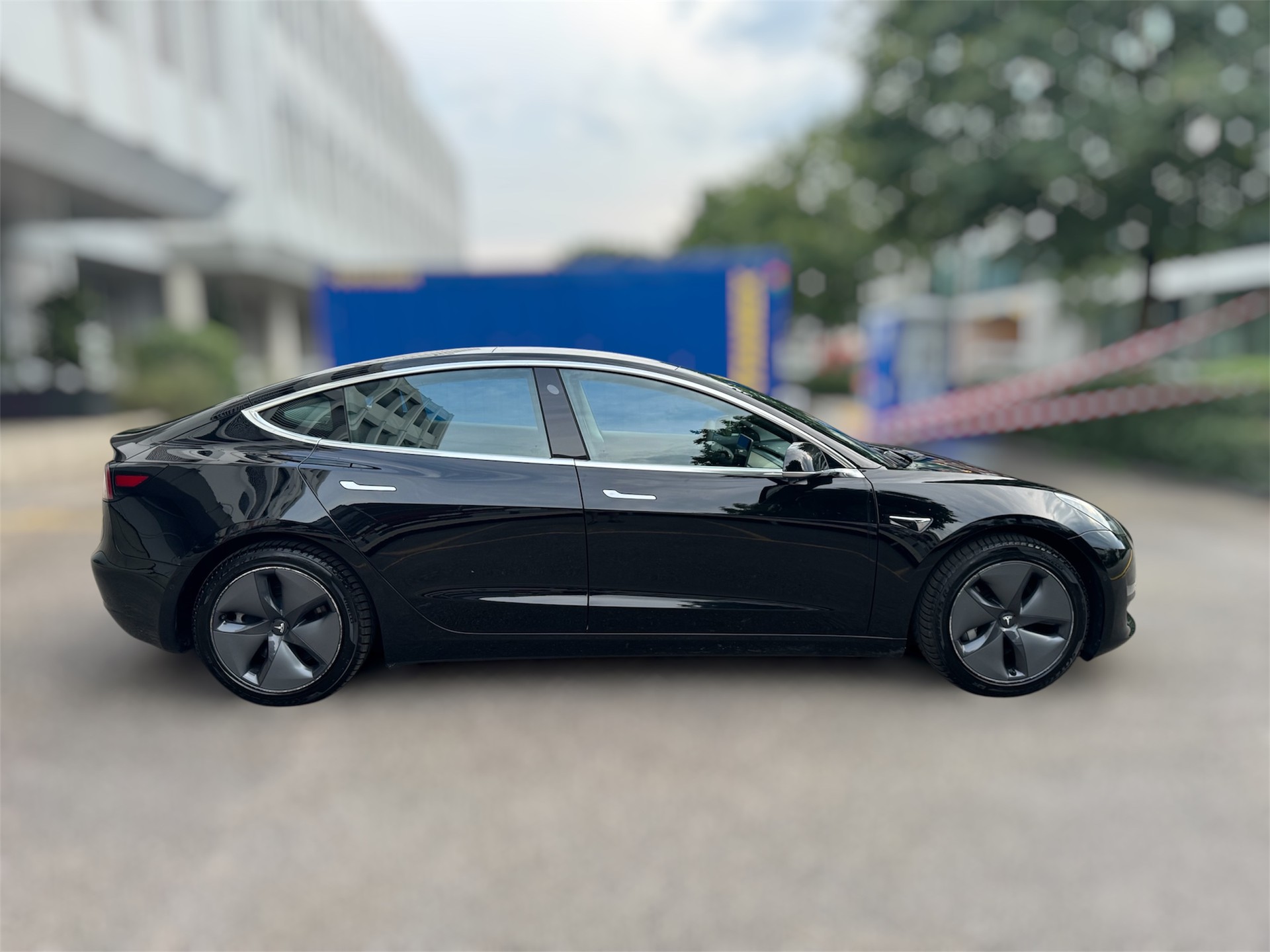 TESLA Model 3 Long Range Dual Motor AWD-image-2
