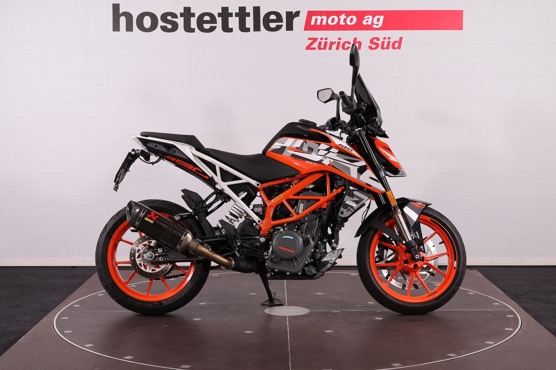 KTM 390 Duke-showroom-element-3