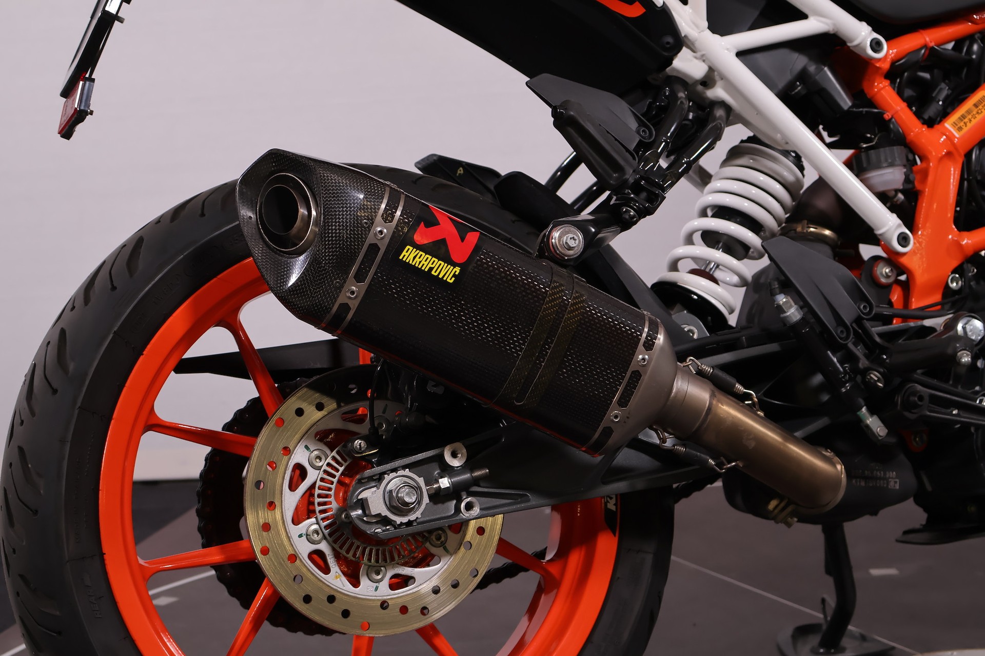 KTM 390 Duke-image-7