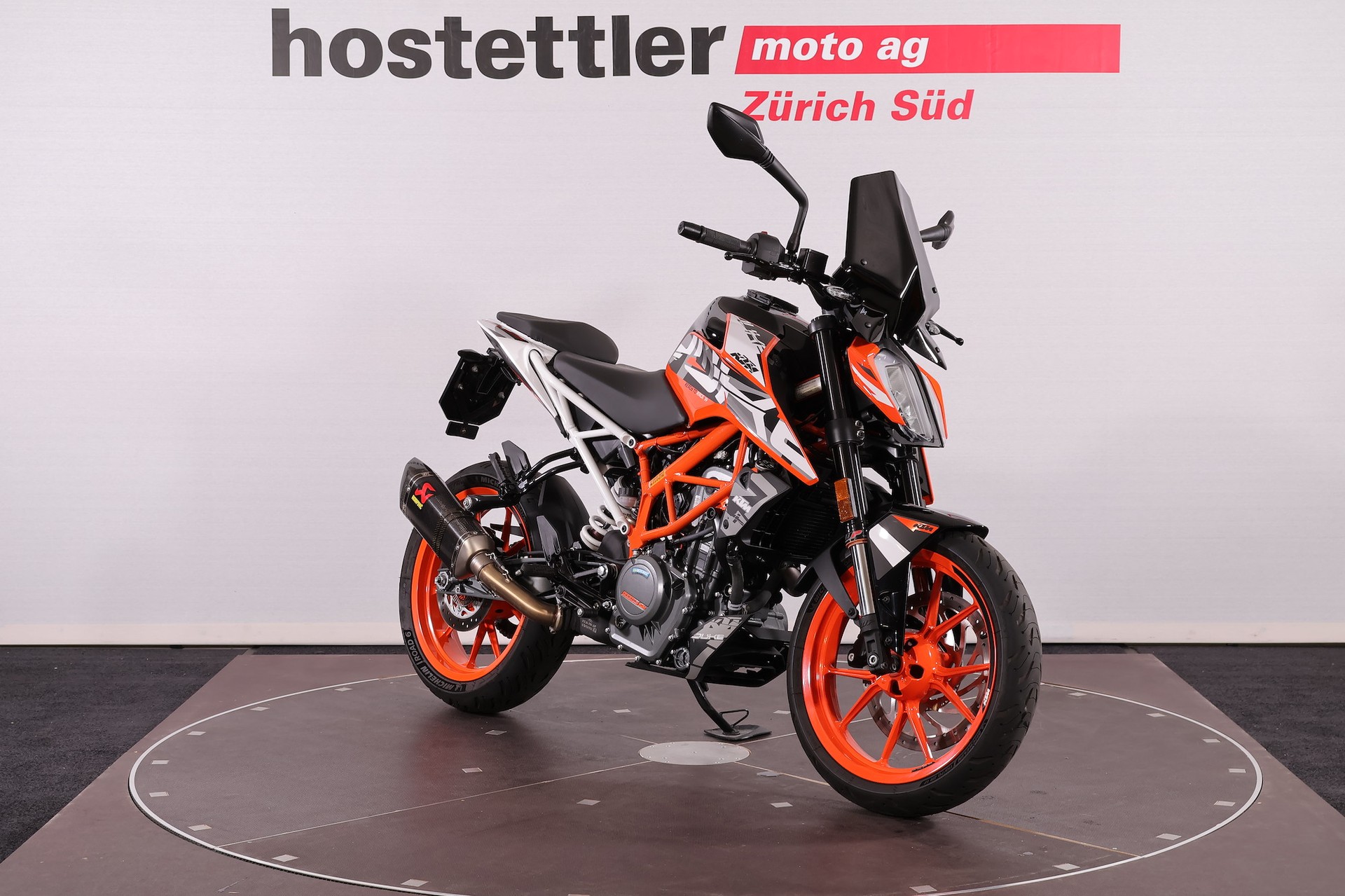 KTM 390 Duke-showroom-element-2