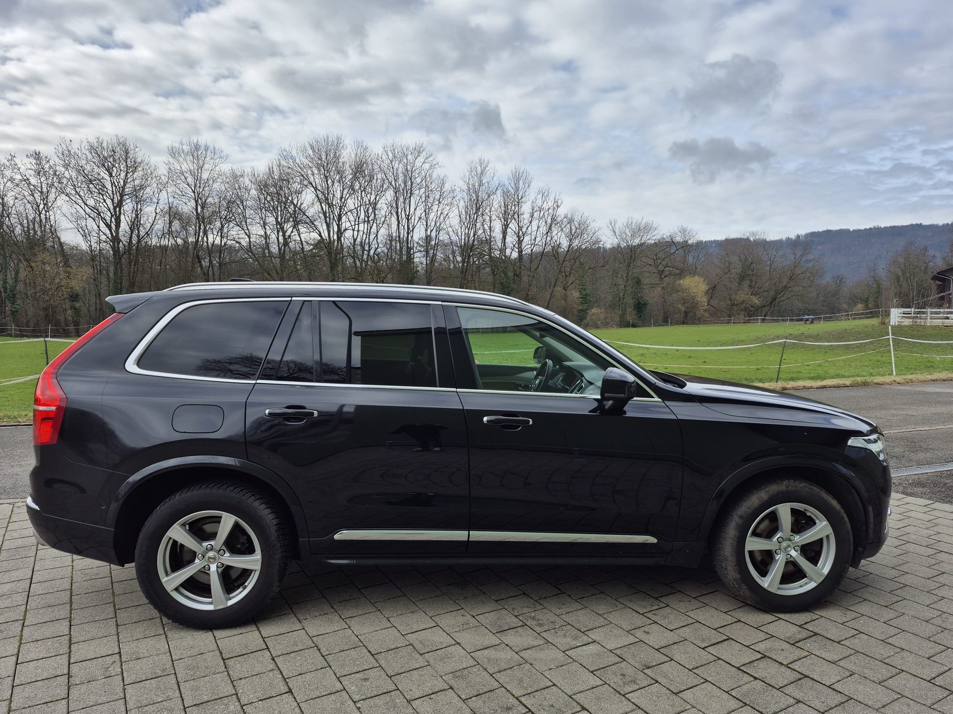VOLVO XC90 D5 AWD Momentum Geartronic-image-6