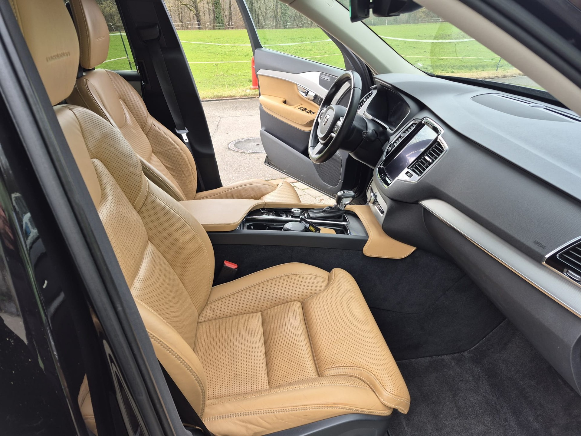 VOLVO XC90 D5 AWD Momentum Geartronic-image-7