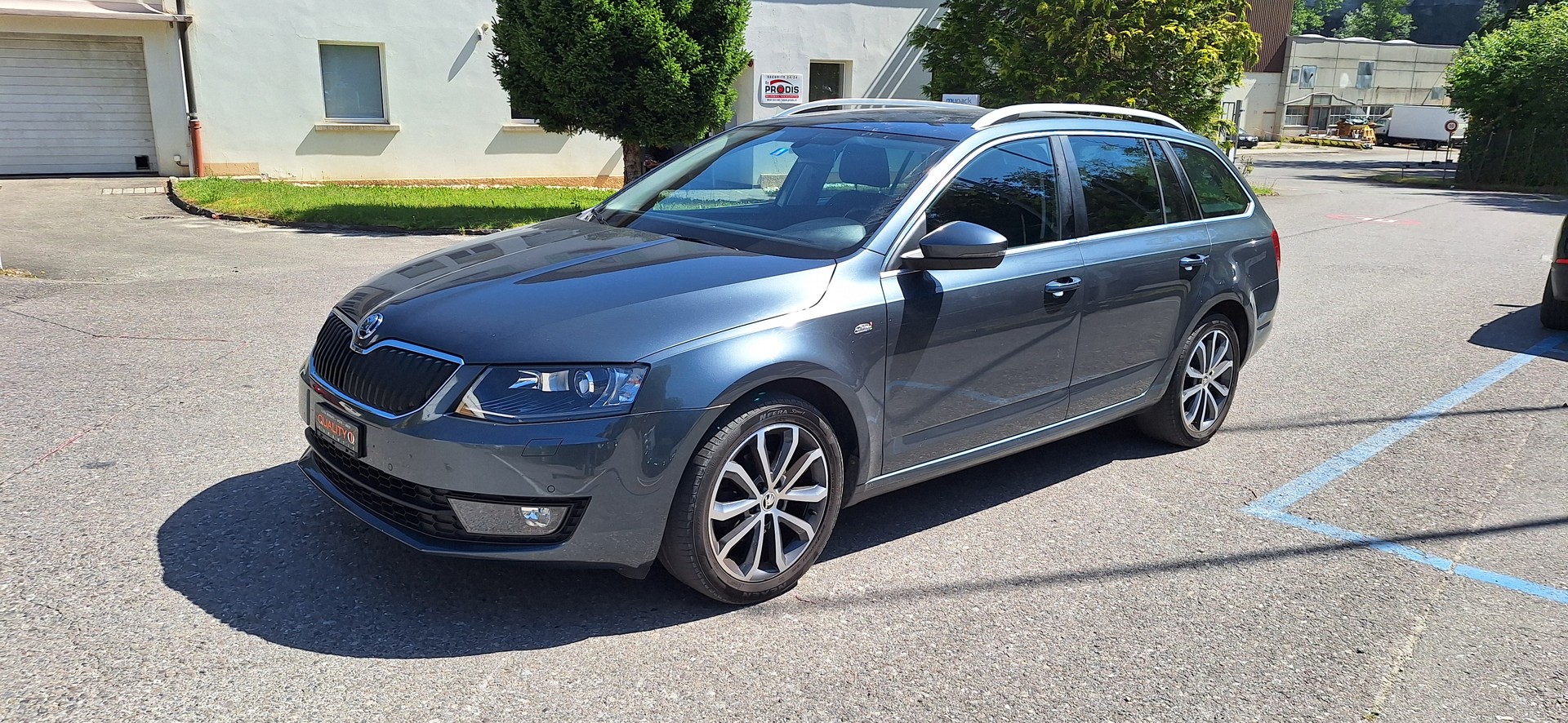 SKODA Octavia Combi 1.2 TSI Swiss Joy DSG-showroom-element-1