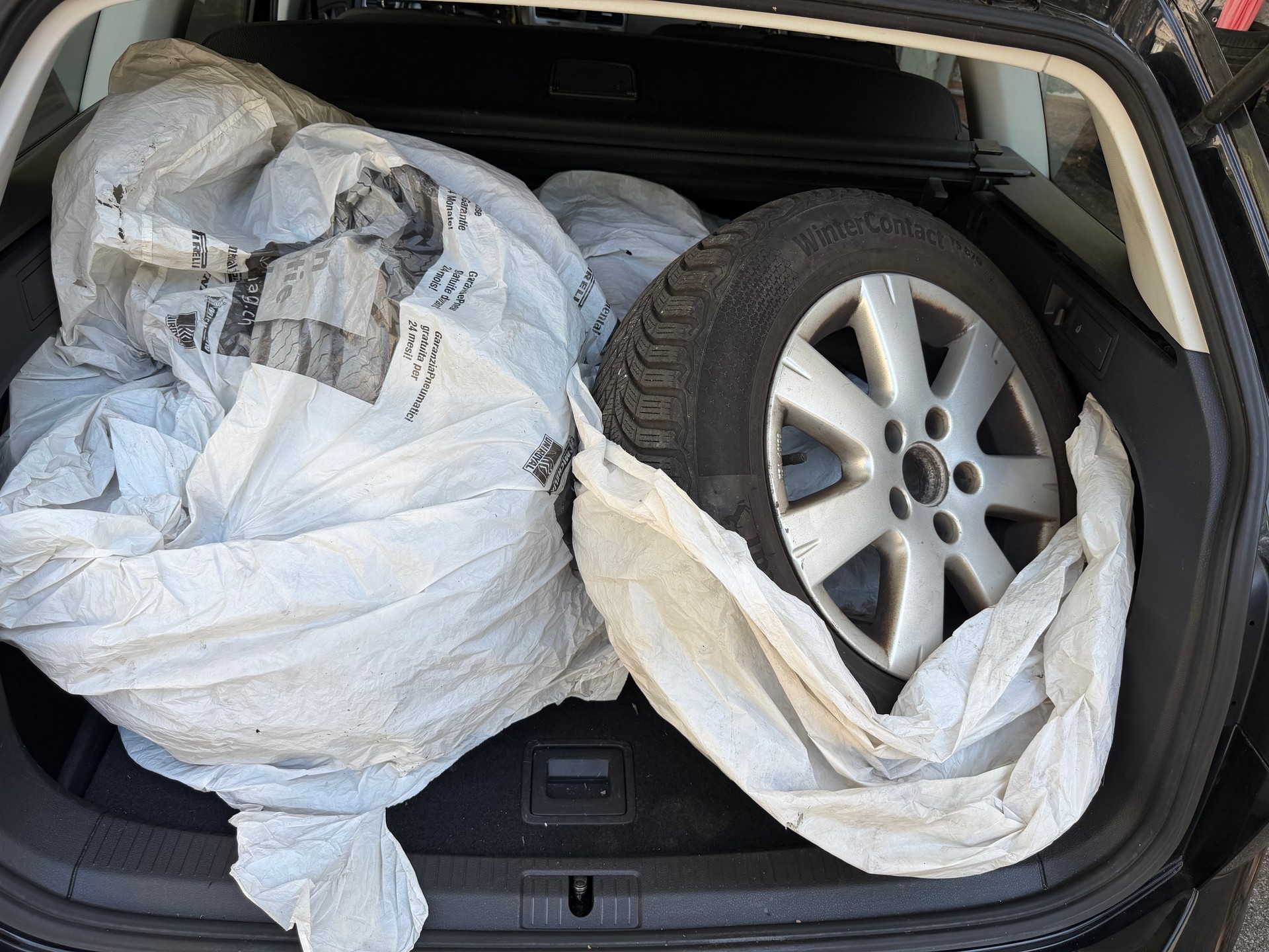 VW Golf Variant 1.6 TDI Comfortline DSG-image-11