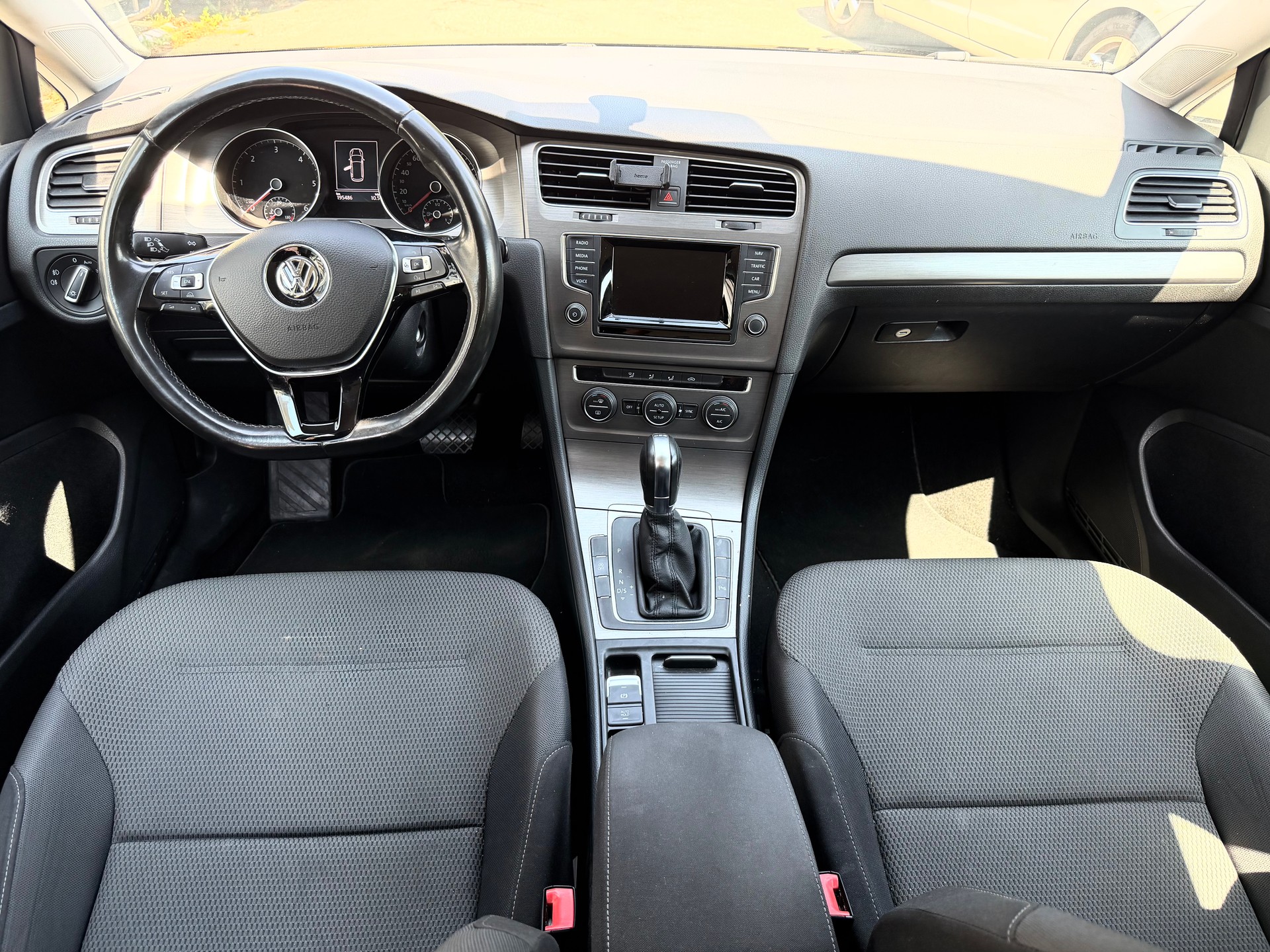 VW Golf Variant 1.6 TDI Comfortline DSG-image-8