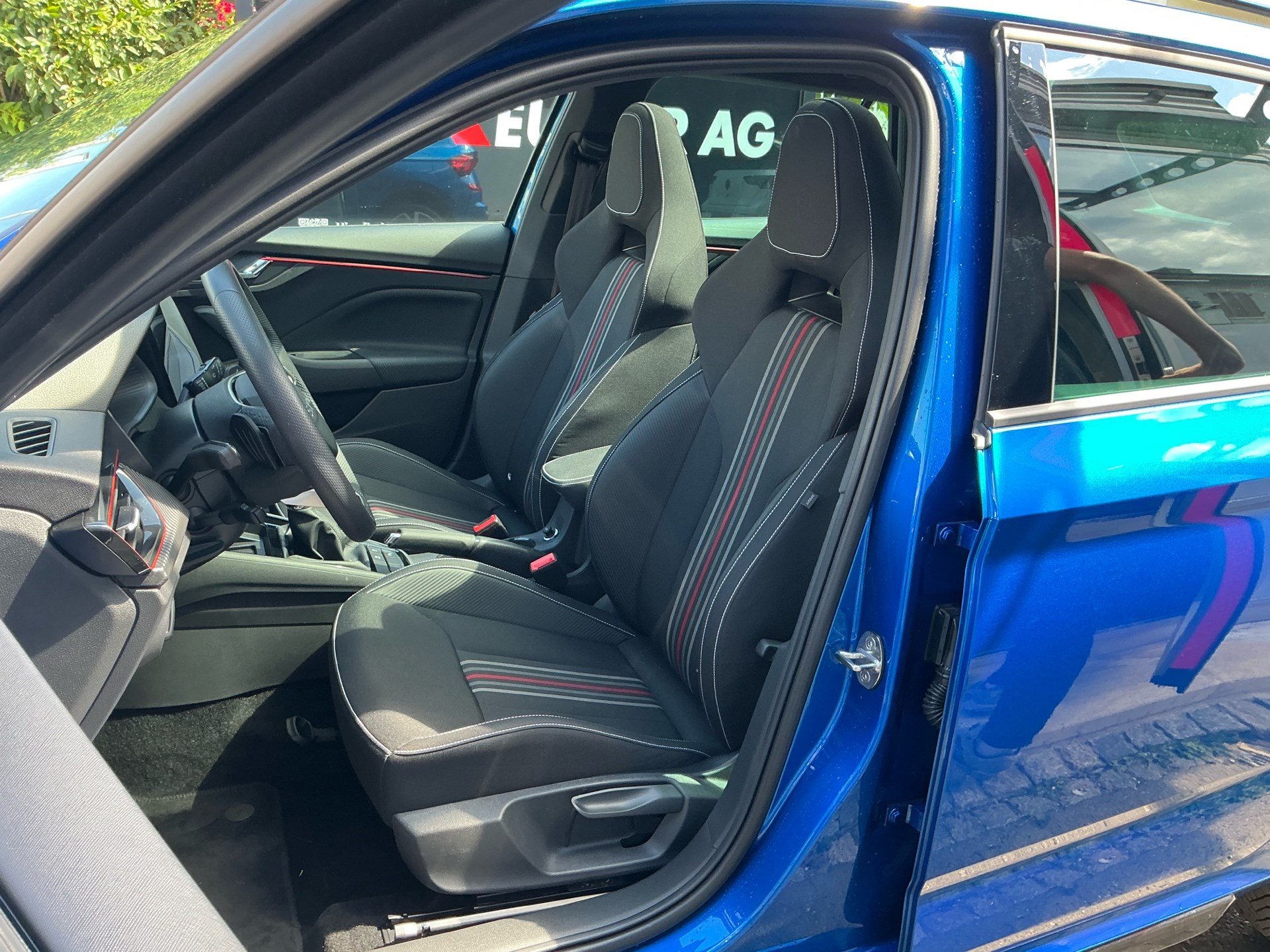 SKODA Kamiq Monte Carlo 150PS *** PANORAMADACH & 5 JAHRE SKODA WERKSGARANTIE ***-image-7