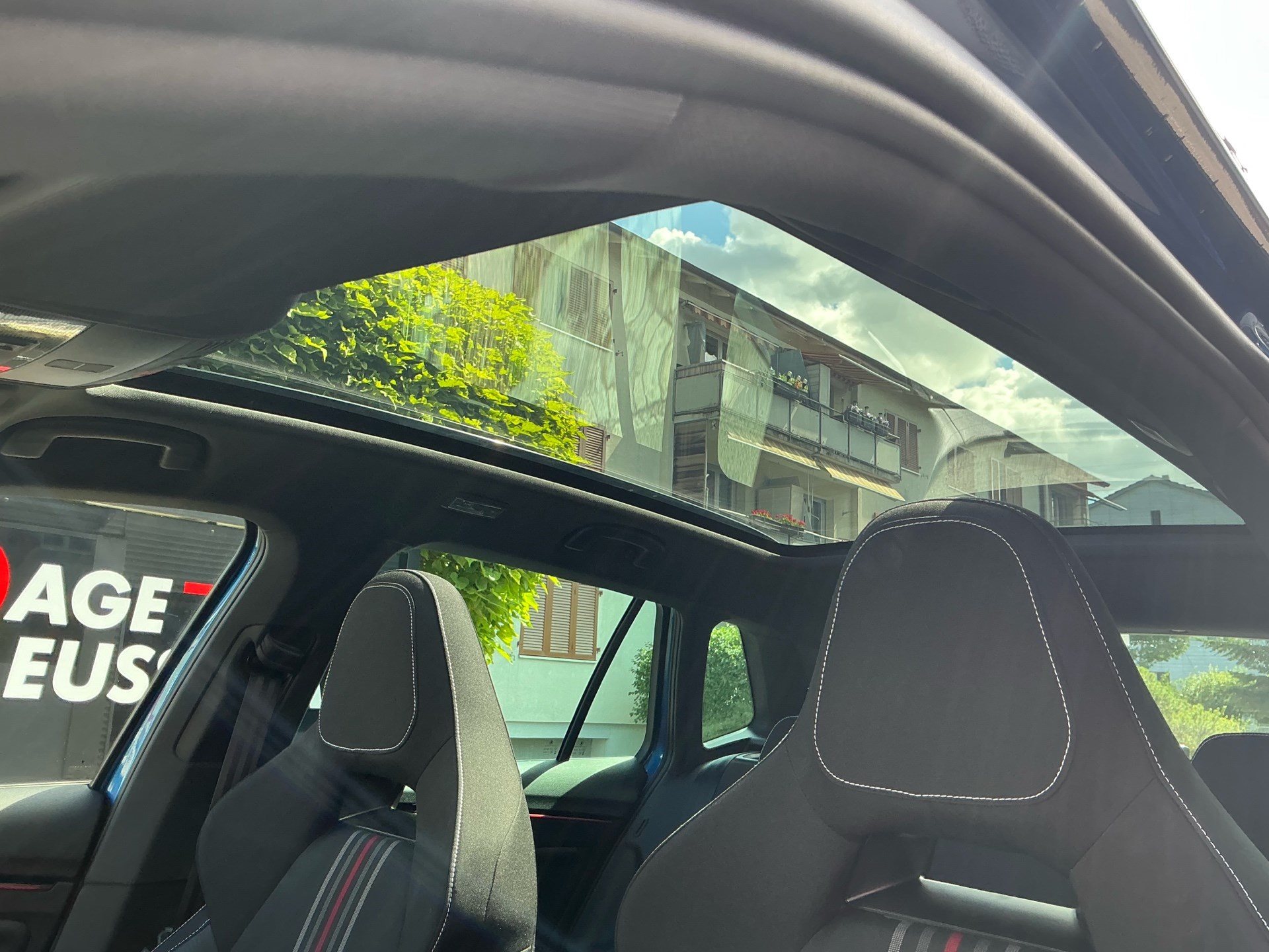 SKODA Kamiq Monte Carlo 150PS *** PANORAMADACH & 5 JAHRE SKODA WERKSGARANTIE ***-image-8