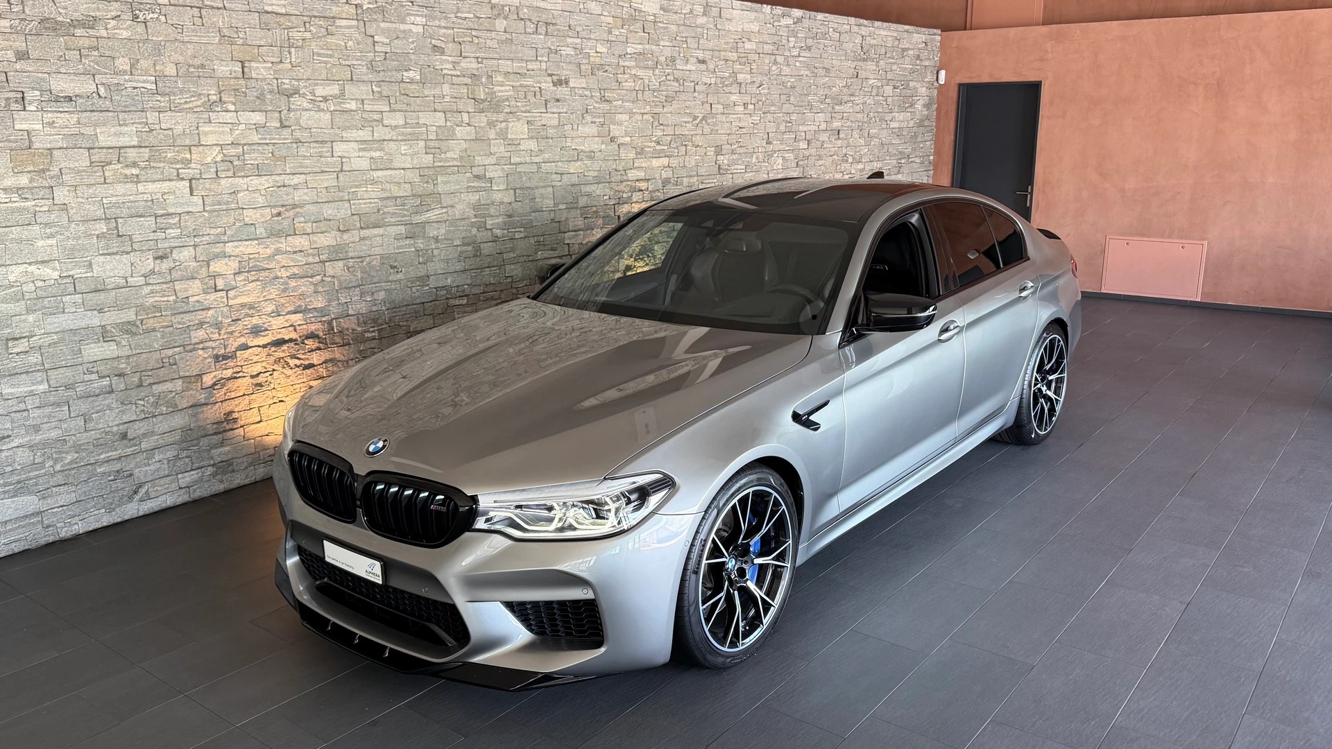 BMW M5 xDrive Competition Drivelogic-showroom-element-2
