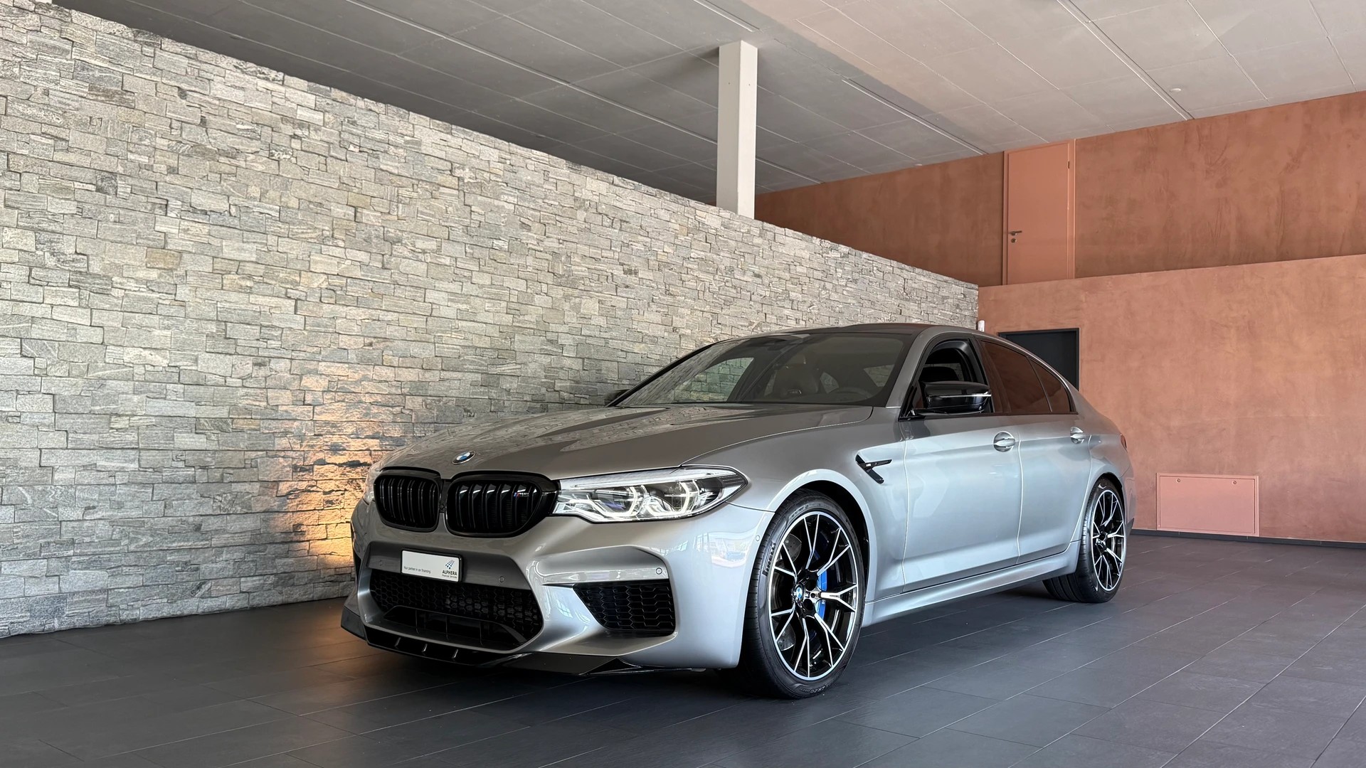 BMW M5 xDrive Competition Drivelogic-showroom-element-1