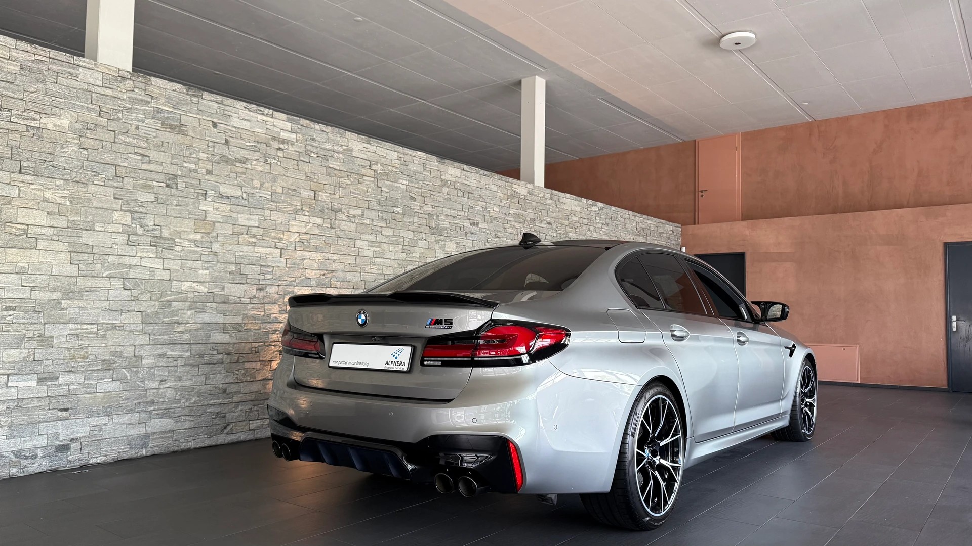 BMW M5 xDrive Competition Drivelogic-showroom-element-3