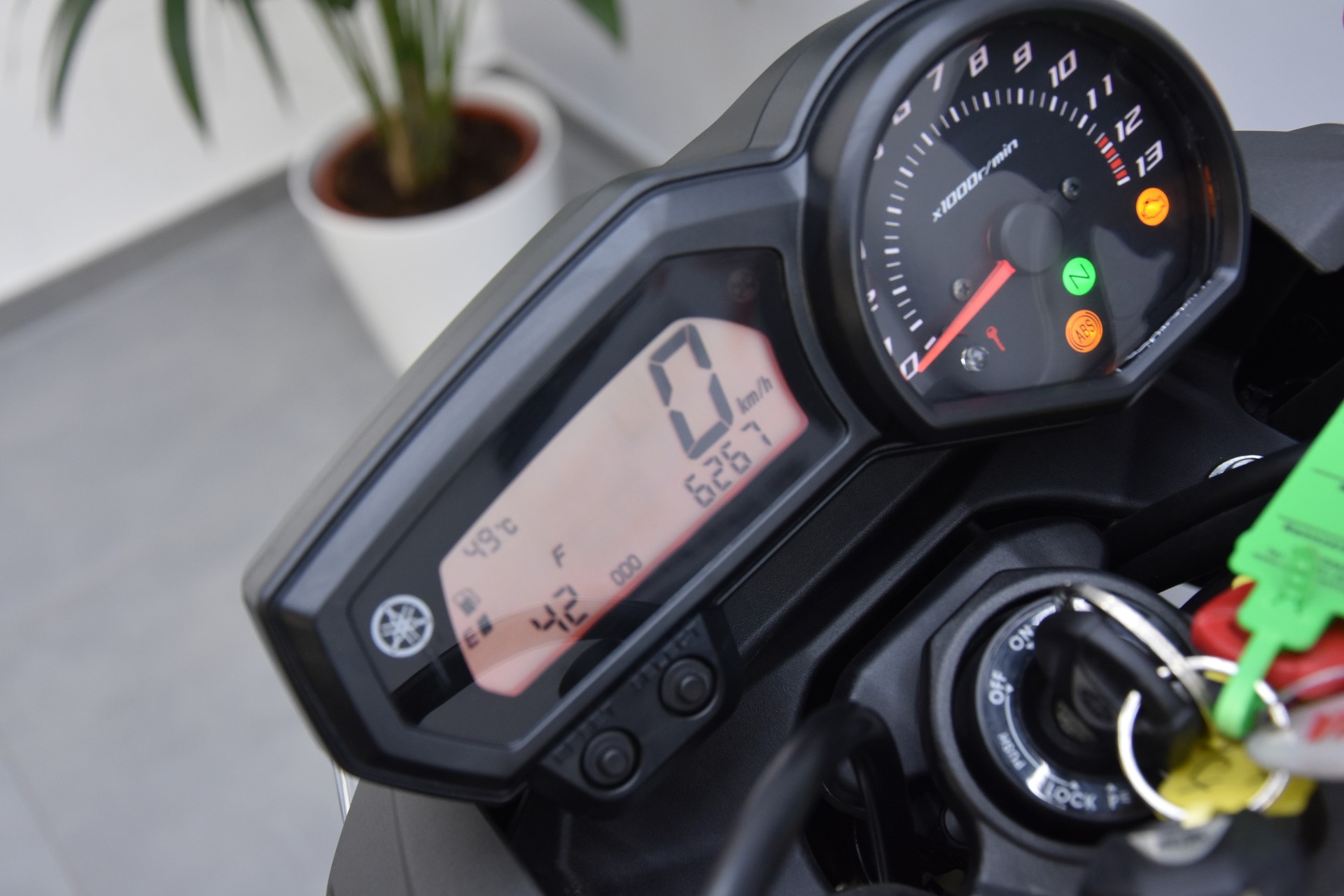 YAMAHA XJ 6 N ABS-image-8