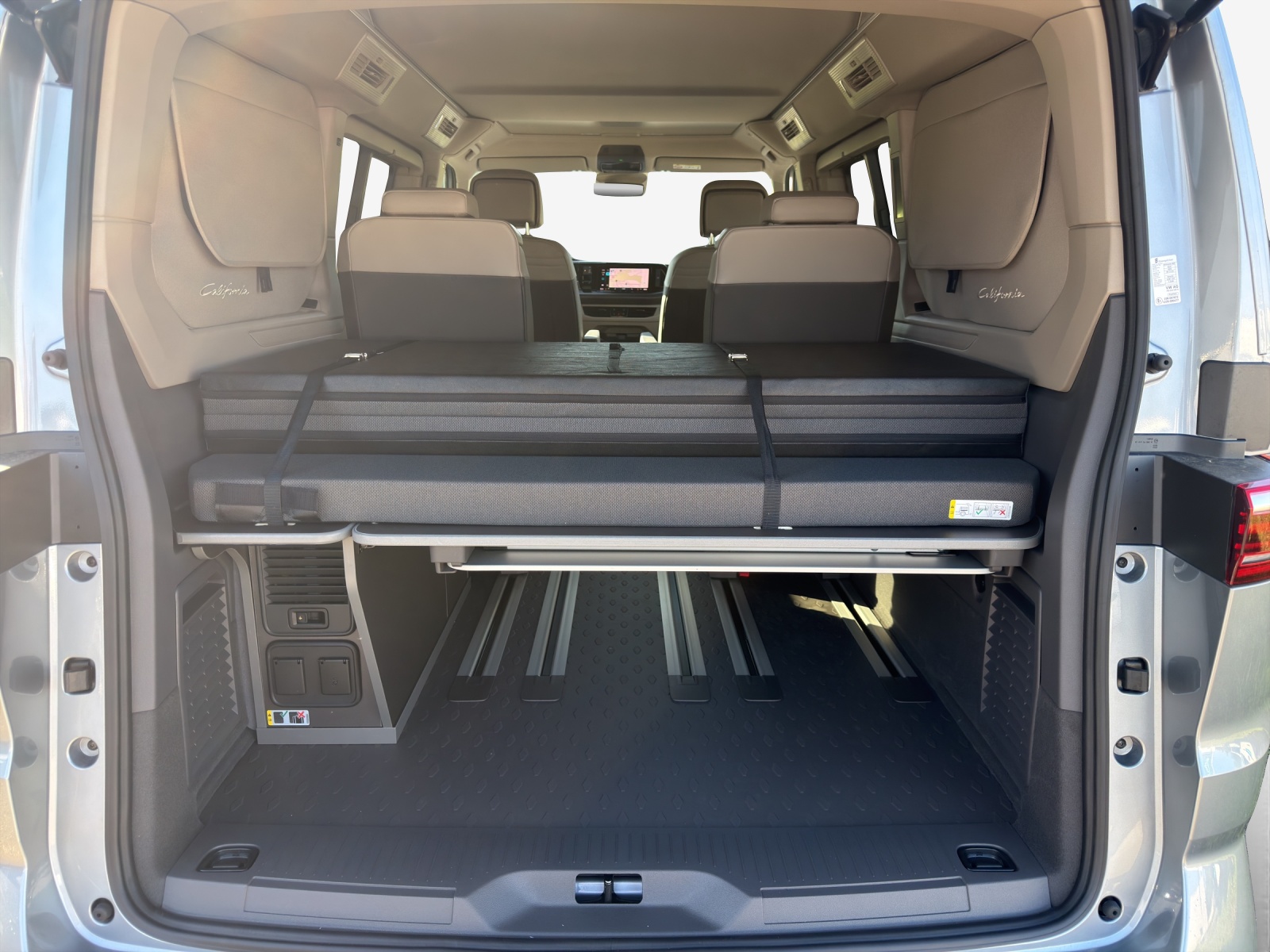 VW California eHybrid Beach Tour 4Motion-image-12