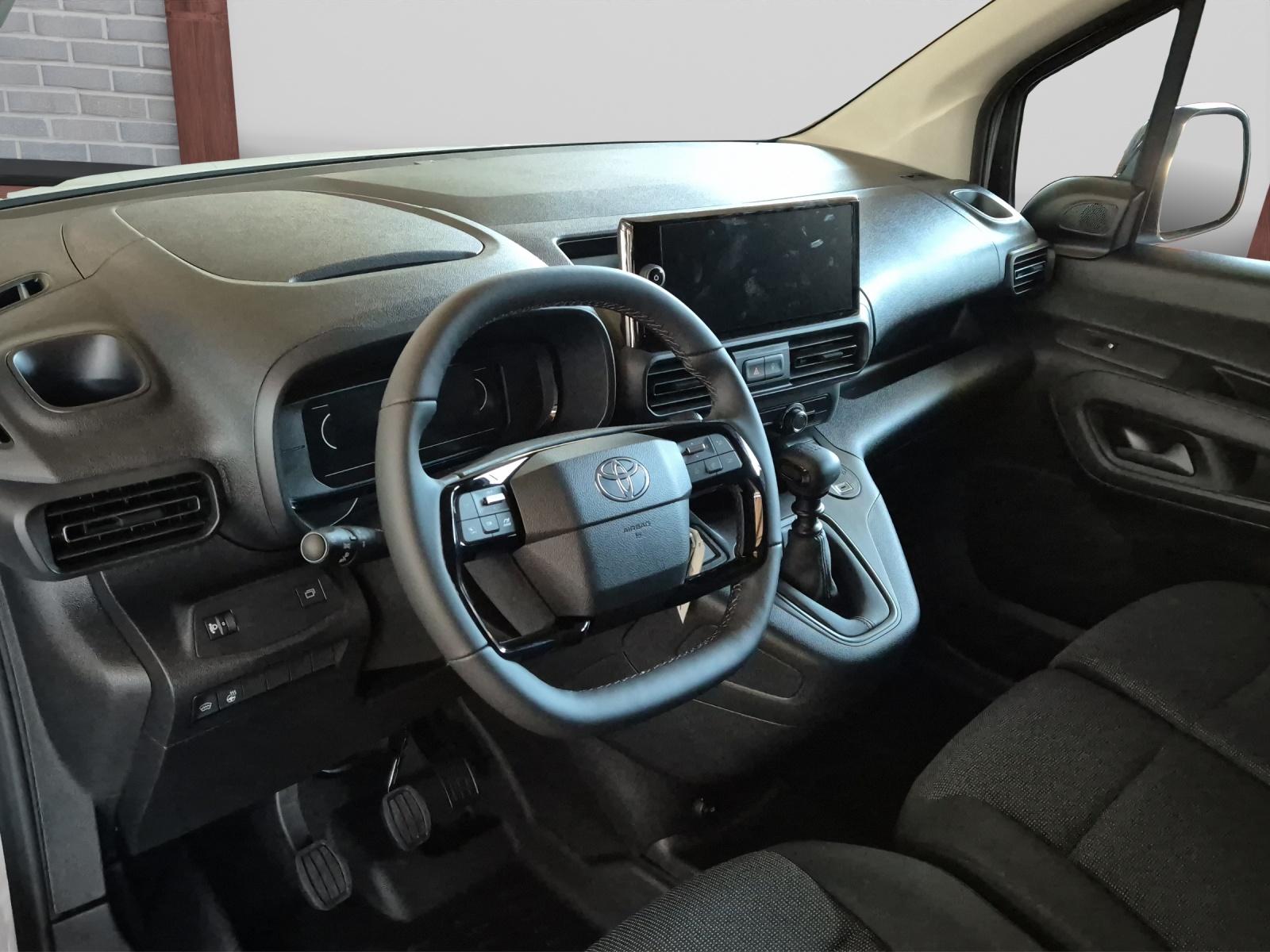 TOYOTA PROACE CITY Van L2 1.2 Active-image-5