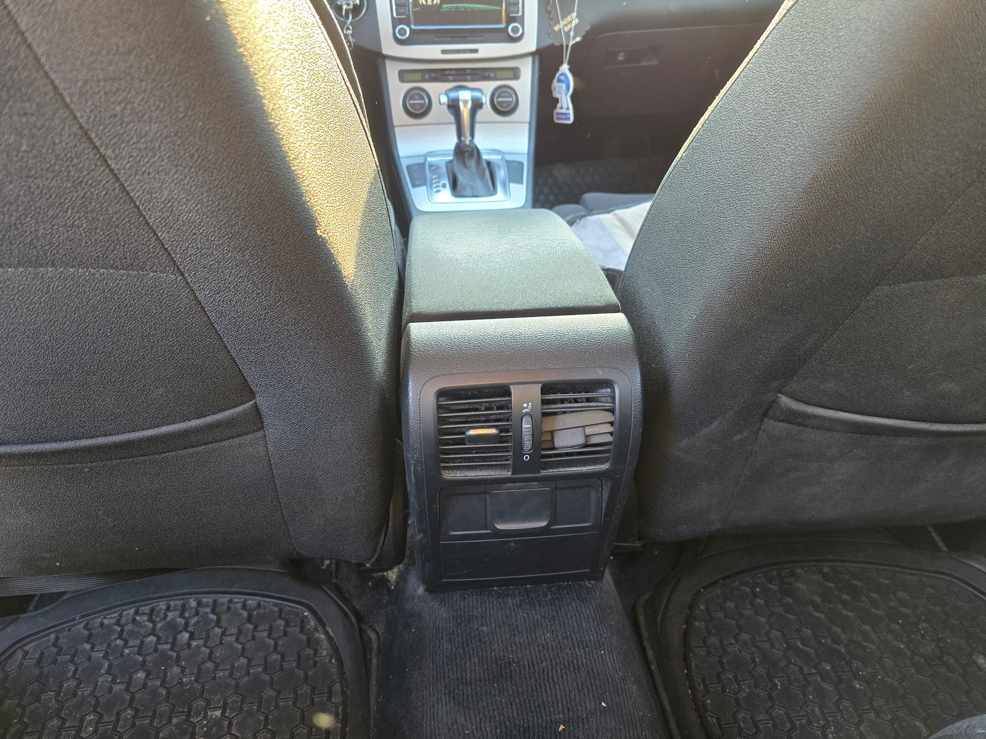 VW Passat Variant 2.0 TDI Comfortline DSG-image-14
