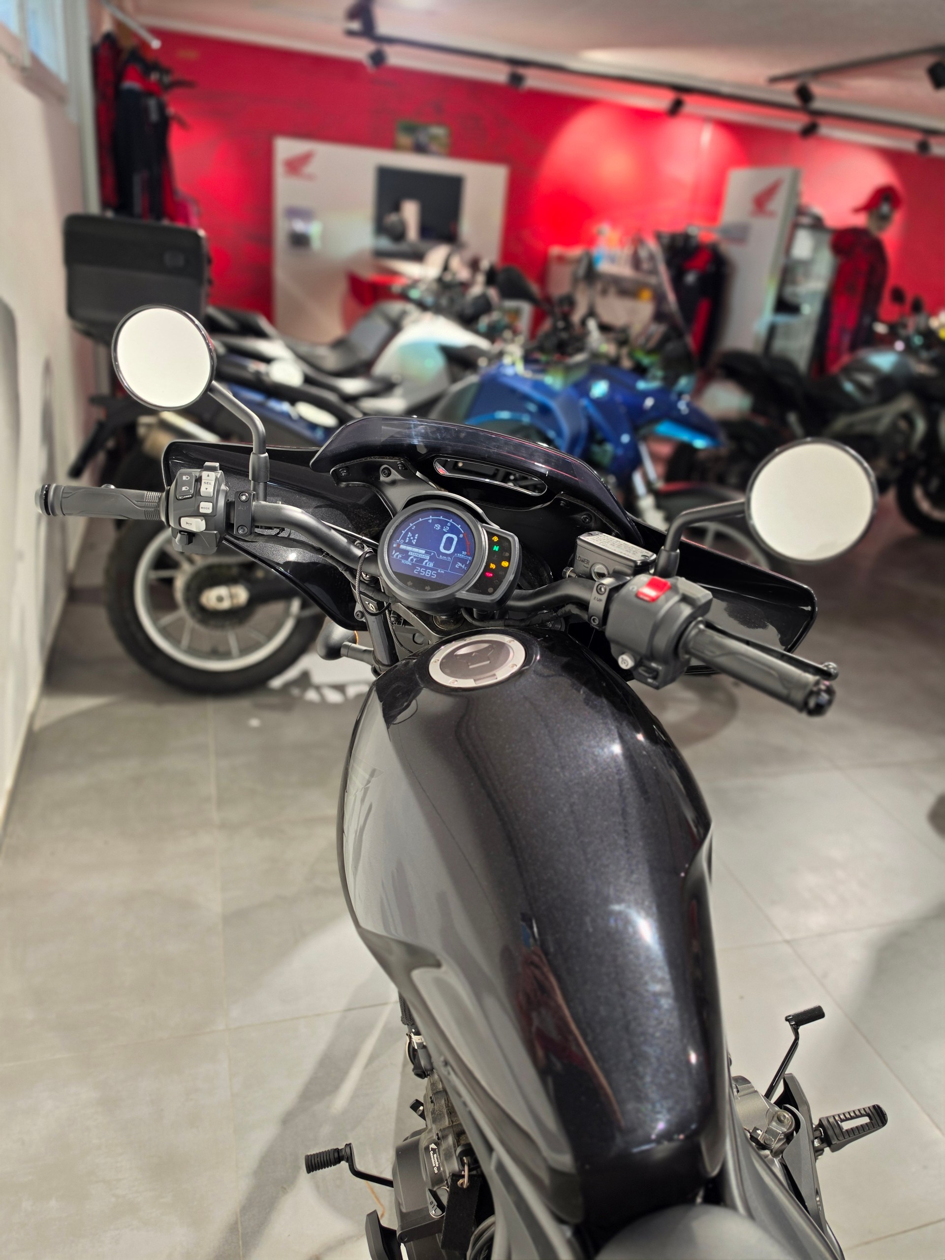 HONDA CMX 1100 Rebel Touring-image-4