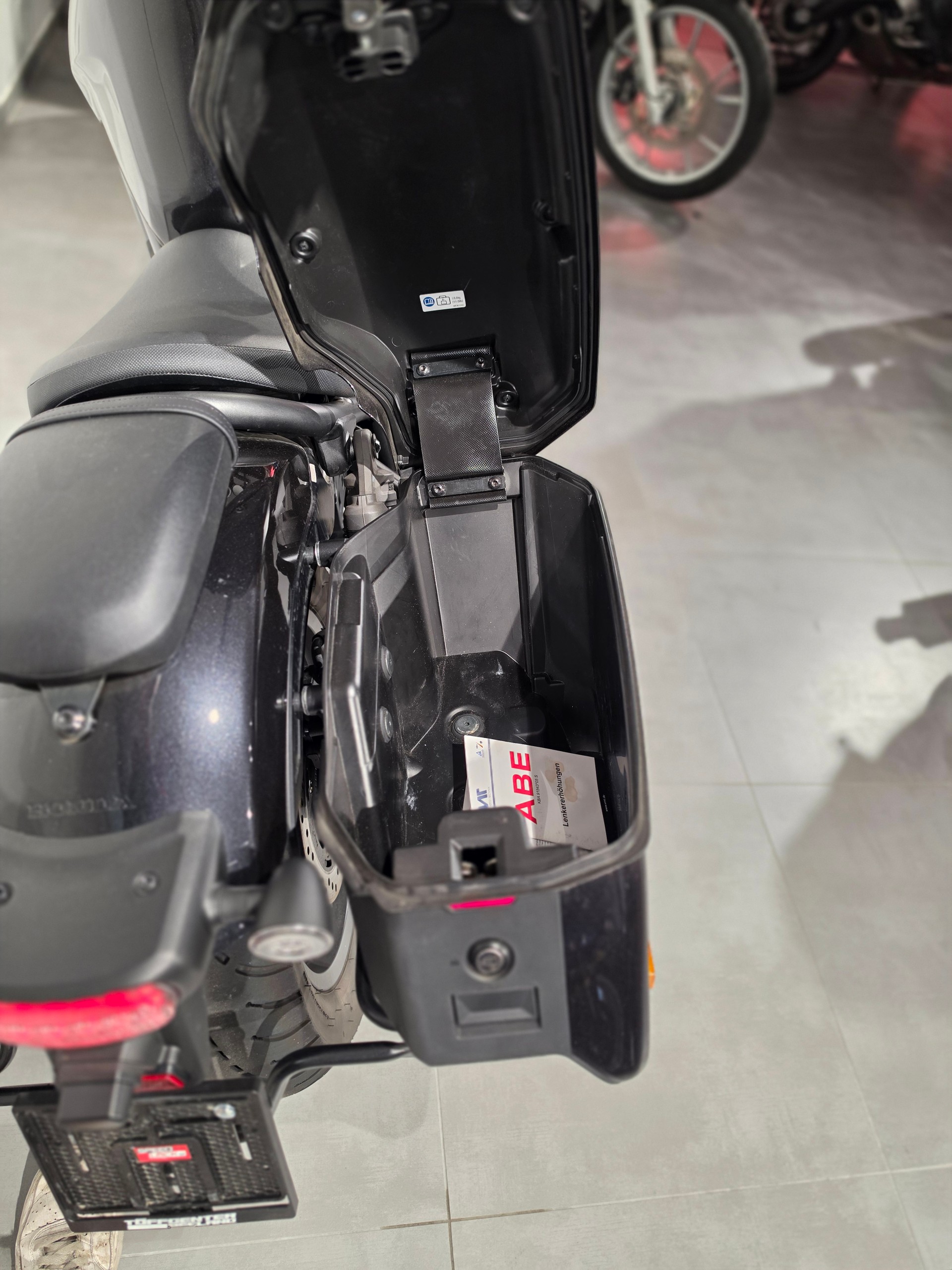 HONDA CMX 1100 Rebel Touring-image-8