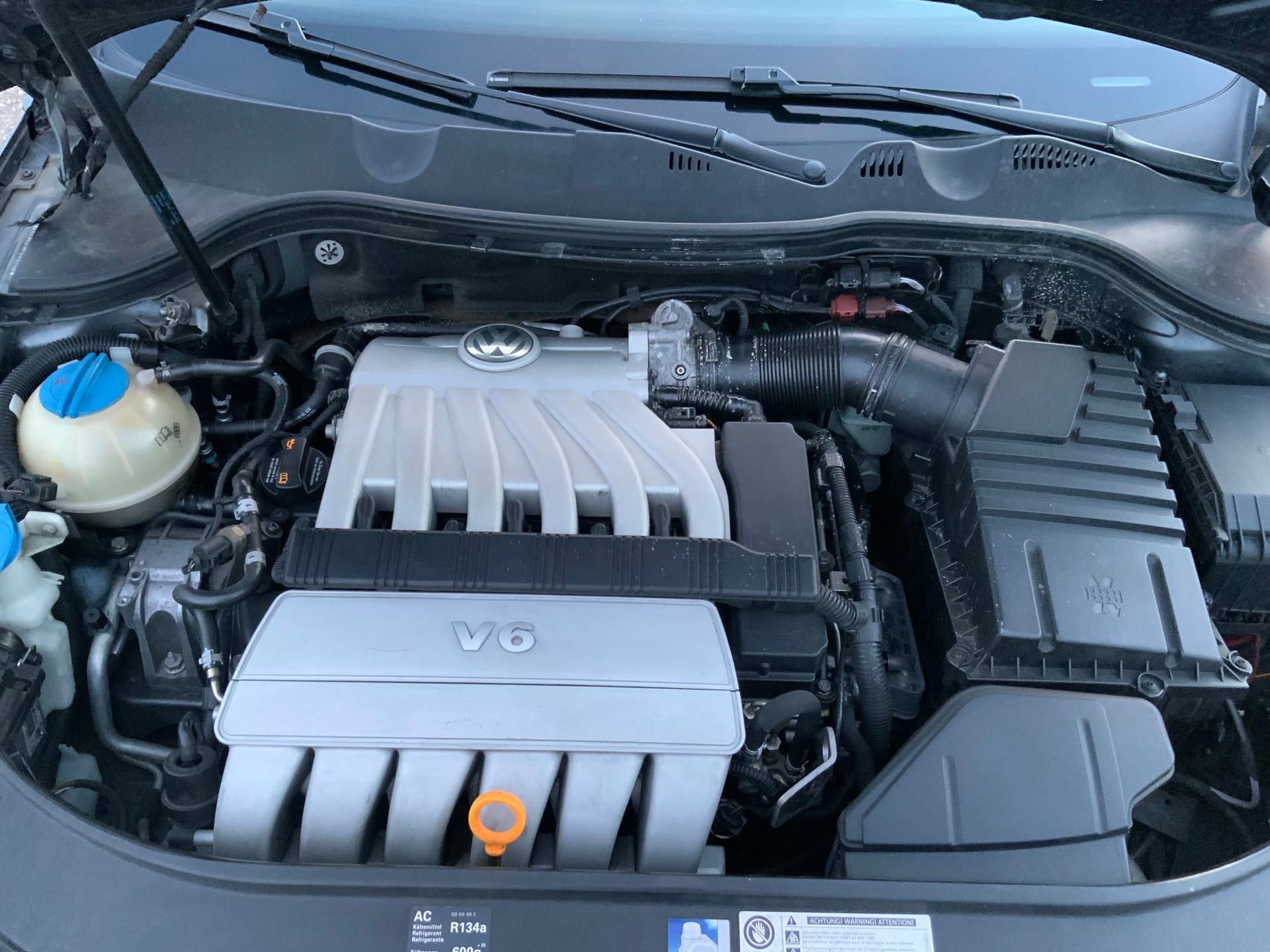 VW Passat Variant 3.2 V6 FSI Highline 4Motion-image-8