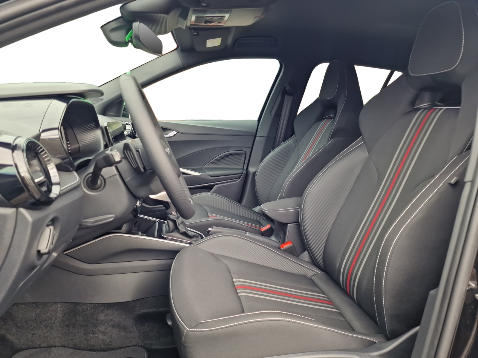 SKODA Fabia 1.5 TSI DSG 130 Years Edition-image-10