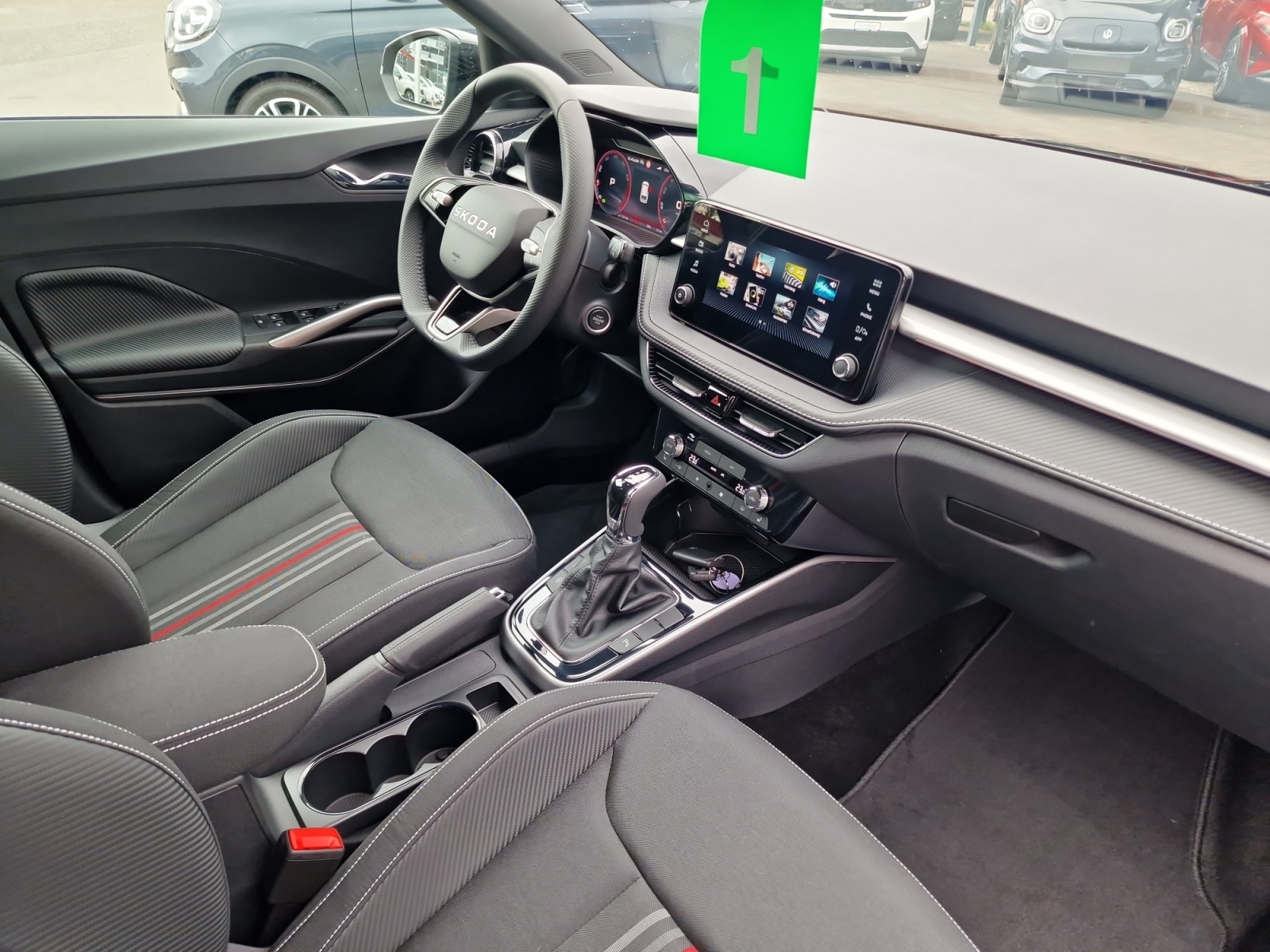 SKODA Fabia 1.5 TSI DSG 130 Years Edition-image-15