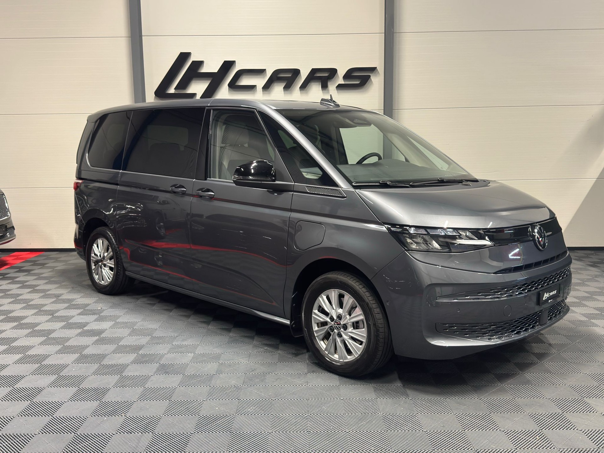 VW Multivan 1.5 TSI eHybrid Style DSG 4motion-image-5
