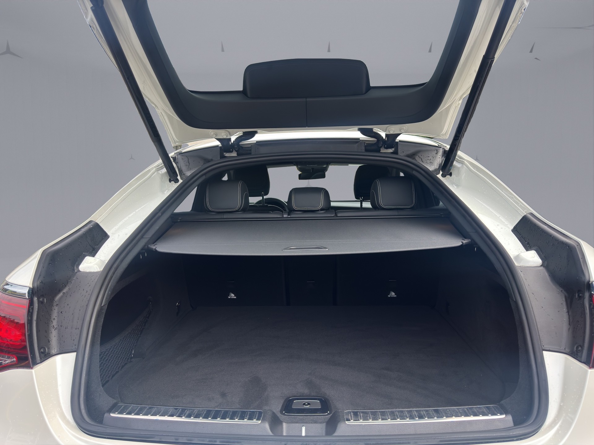 MERCEDES-BENZ 300 AMG Line 4m-image-17