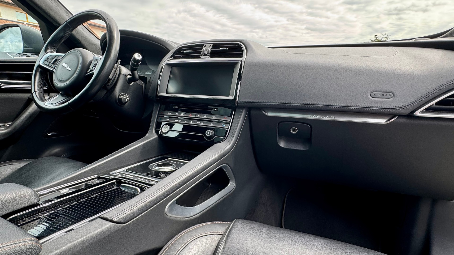 JAGUAR 2.0 T 250 Prestige AWD-image-7