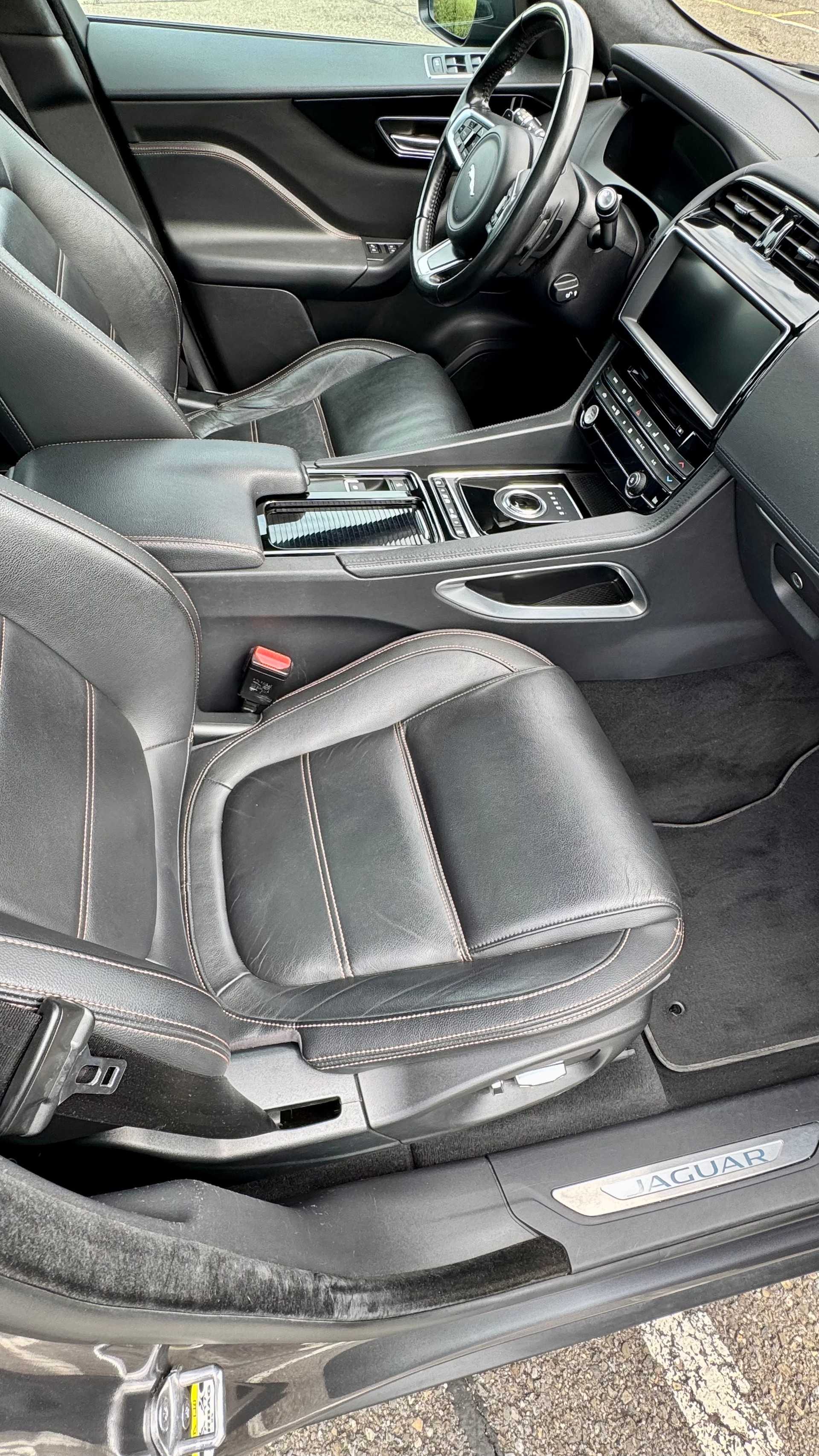JAGUAR 2.0 T 250 Prestige AWD-image-12