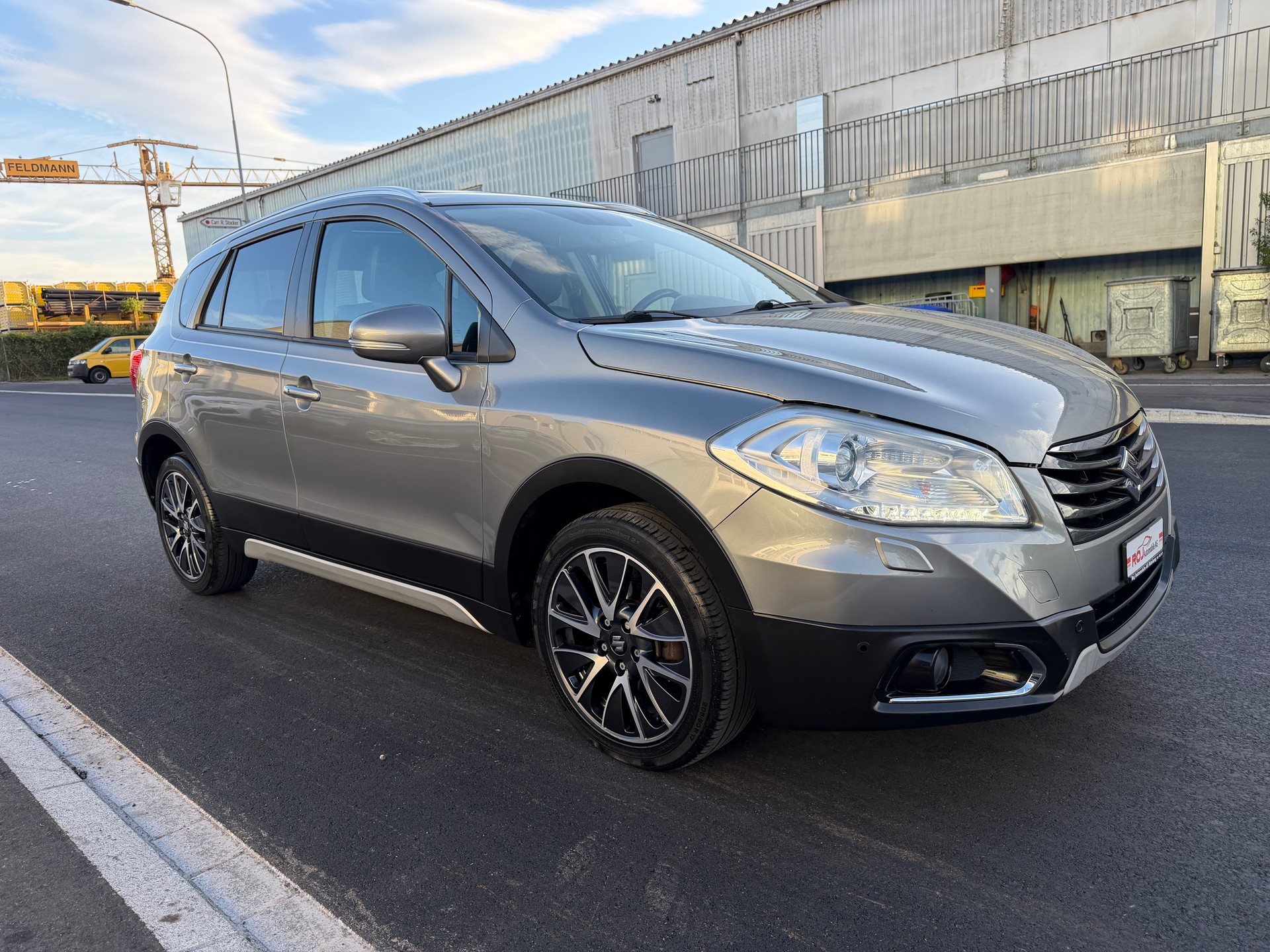 SUZUKI SX4 S-Cross 1.6 TD PizSulai 4WD TCSS-showroom-element-3