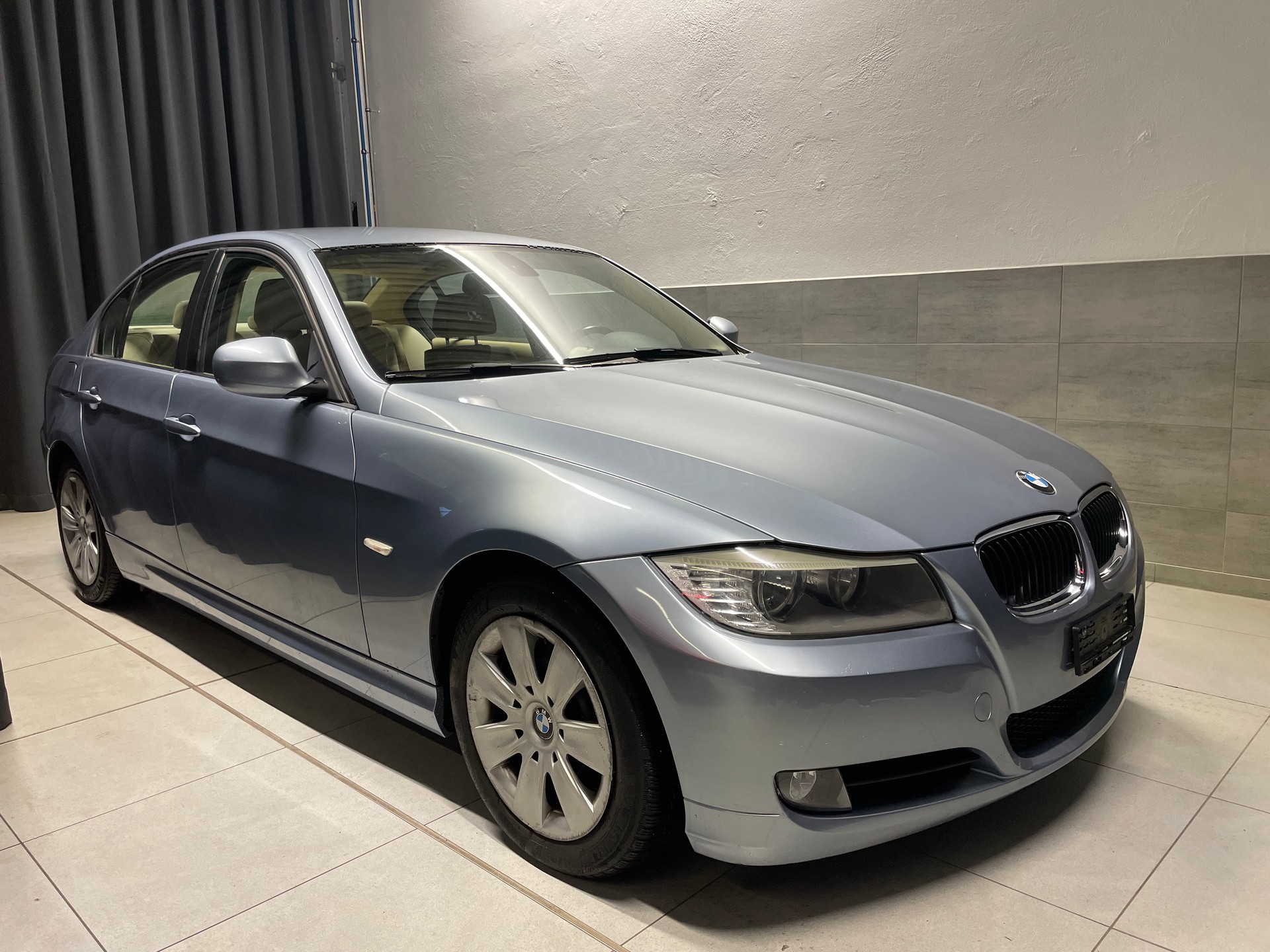 BMW 318i Access Steptronic (55)