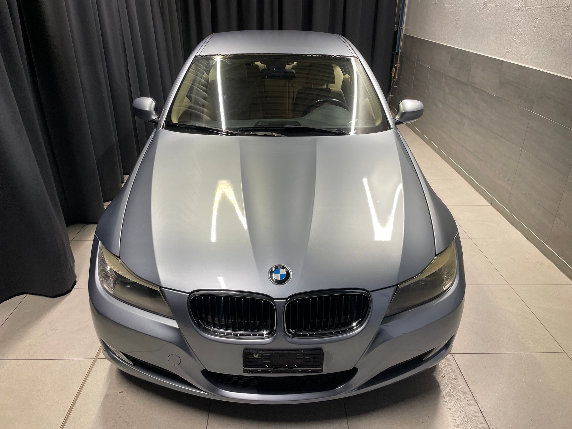 BMW 318i Access Steptronic (55)-showroom-element-1