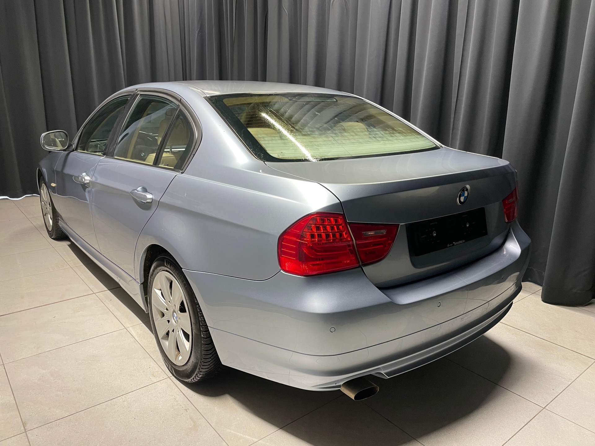 BMW 318i Access Steptronic (55)-image-5