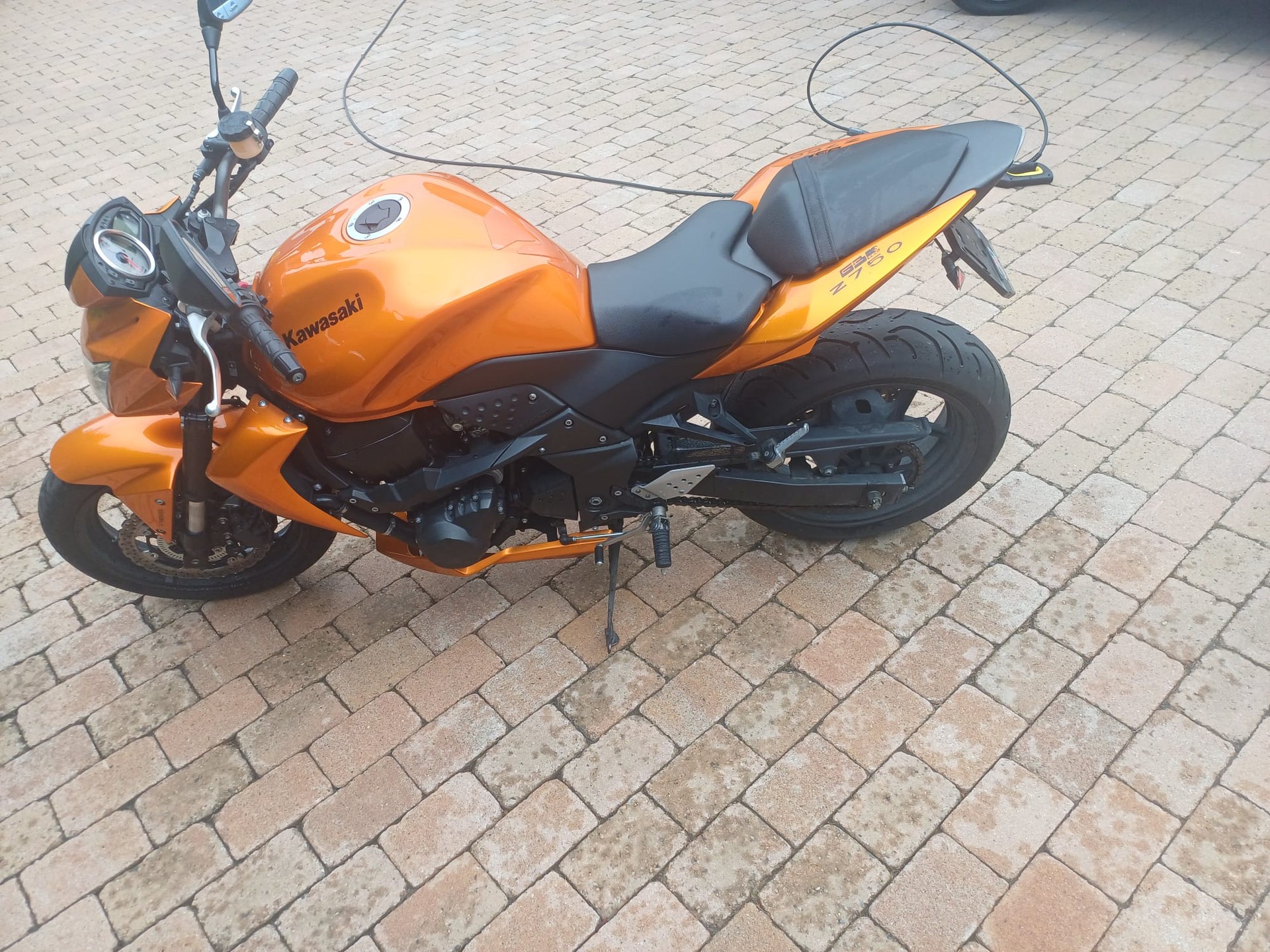 KAWASAKI Z 750-image-1