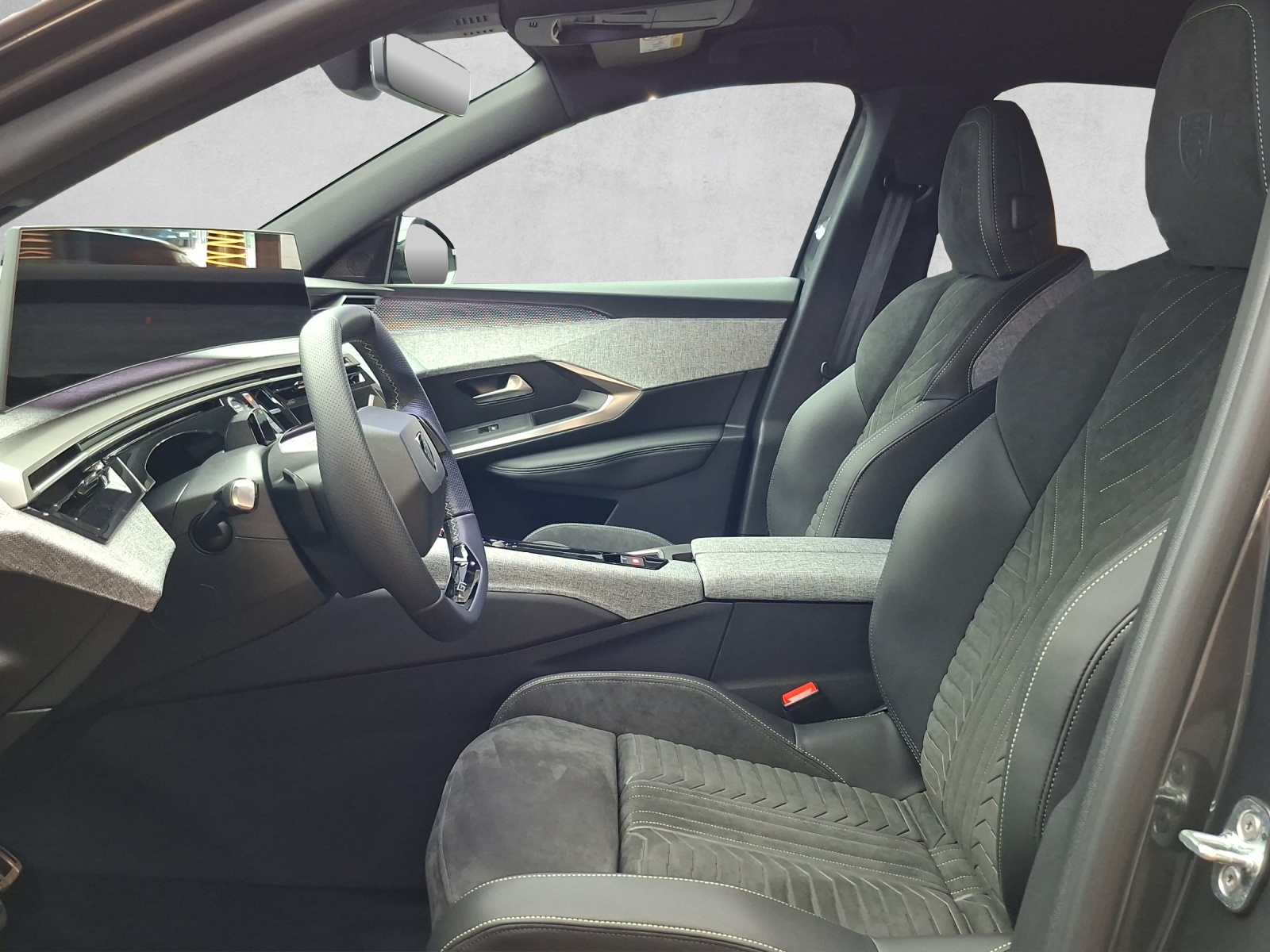 PEUGEOT 3008 1.6 PHEV 225 GT Exclusive-image-11