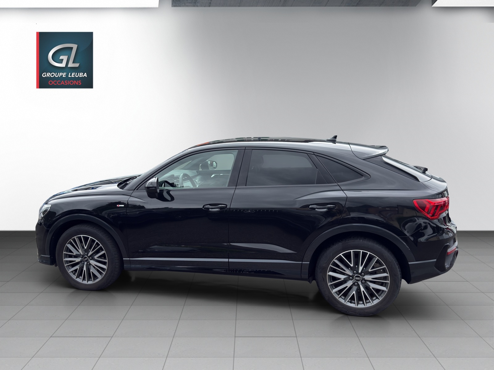 AUDI Q3 SB 40TDI S line Att qu-showroom-element-2