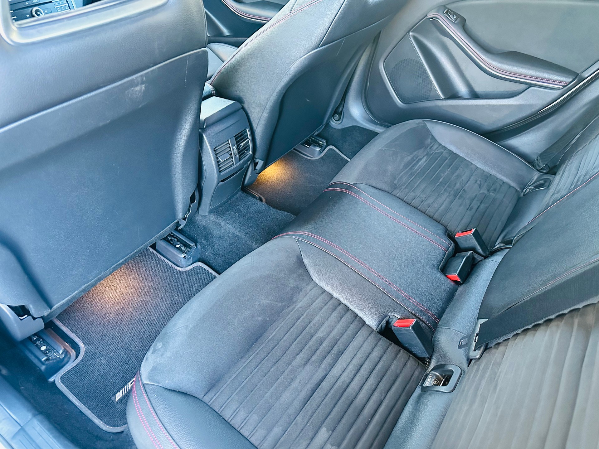 MERCEDES-BENZ GLA250-image-8