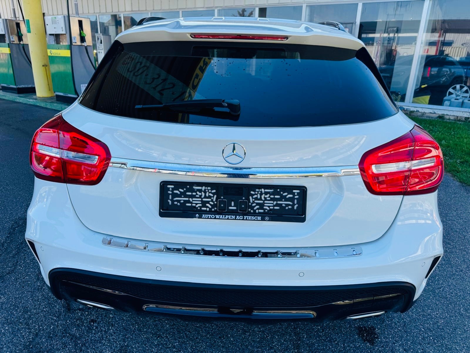 MERCEDES-BENZ GLA250-image-5
