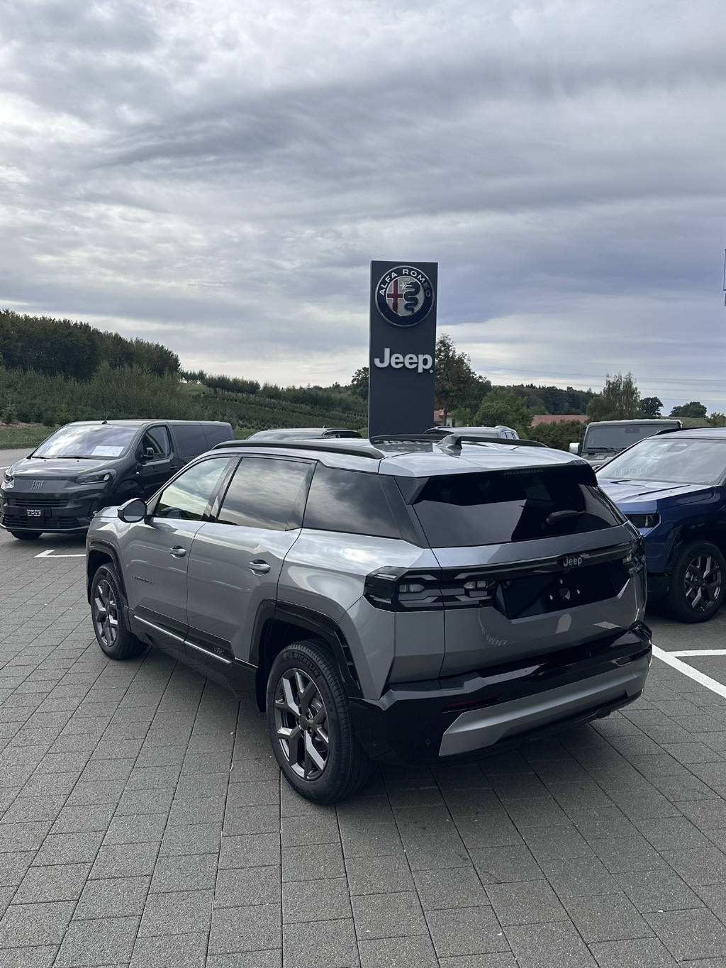 JEEP Compass 1.2 MHEV First Edition-showroom-element-1