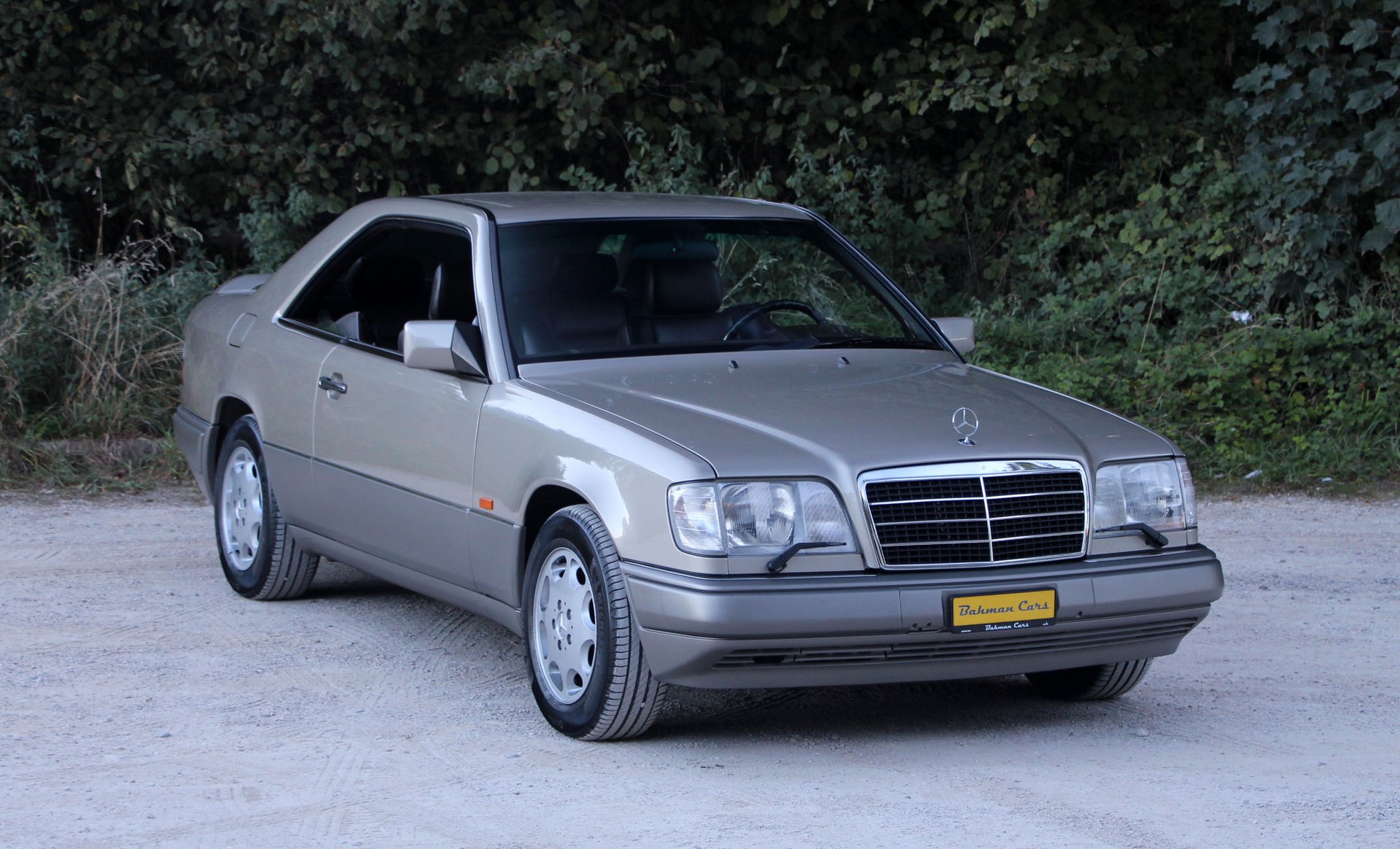 MERCEDES-BENZ E 320
