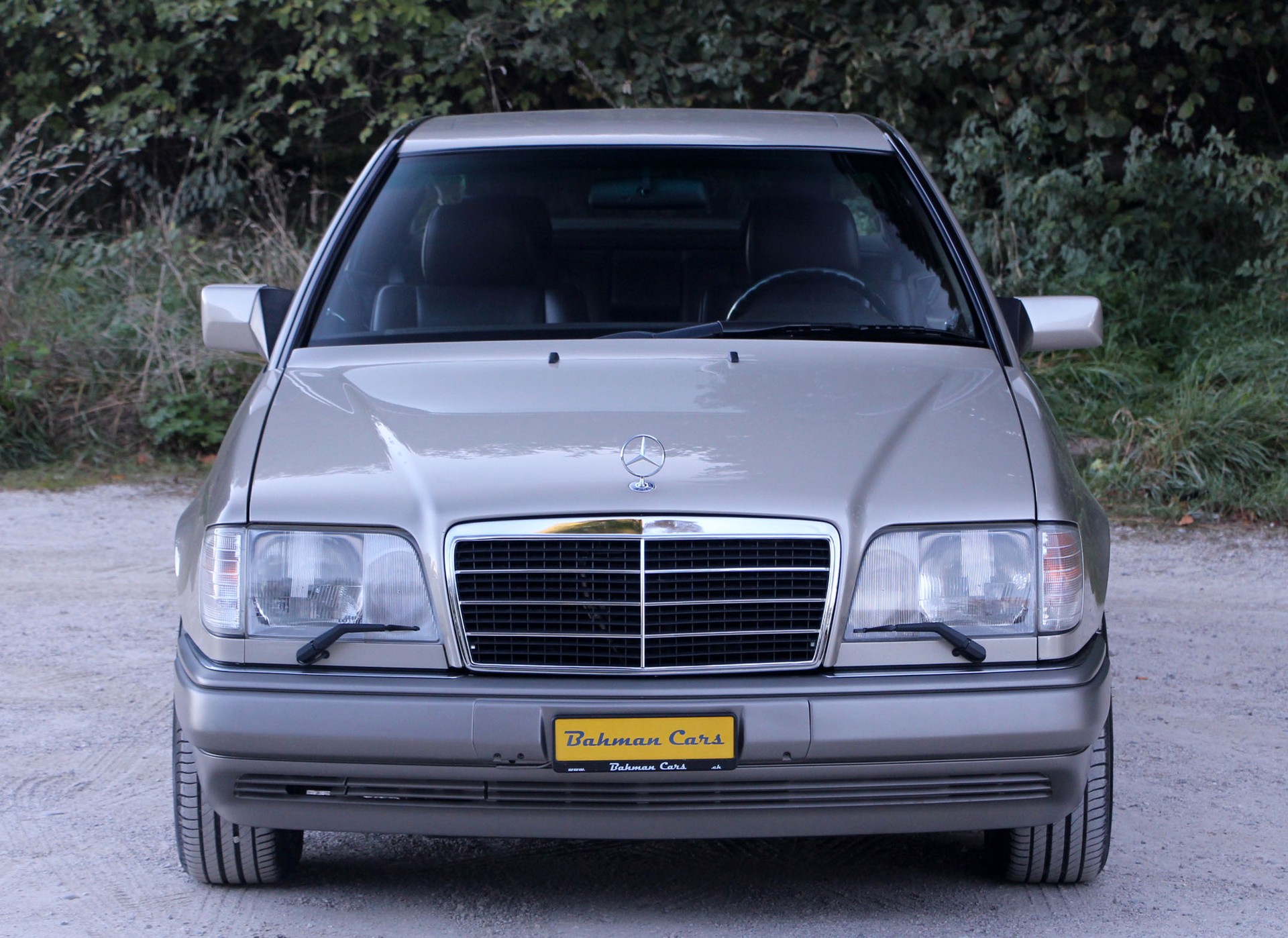 MERCEDES-BENZ E 320-image-17