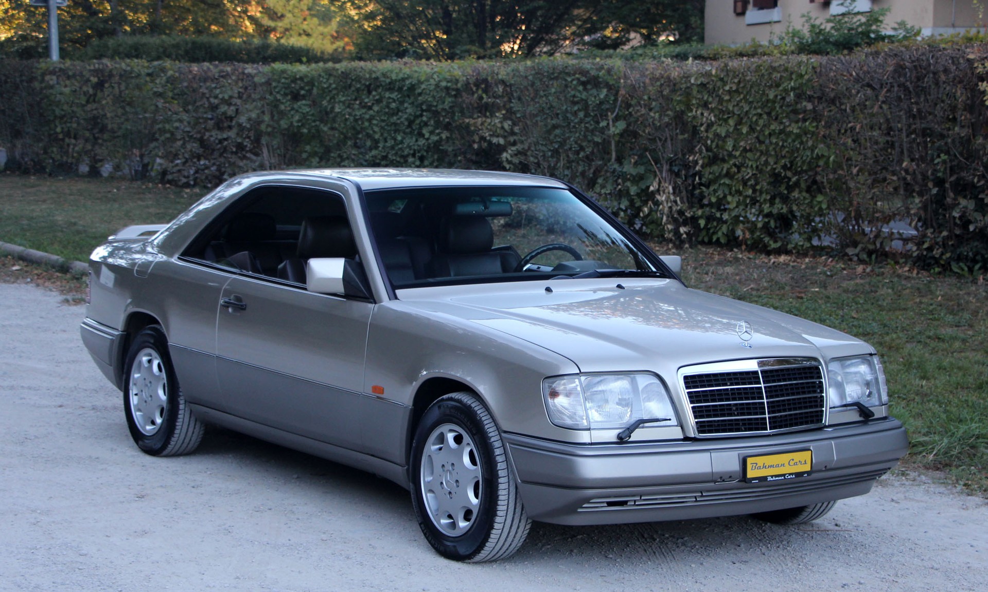 MERCEDES-BENZ E 320-image-25
