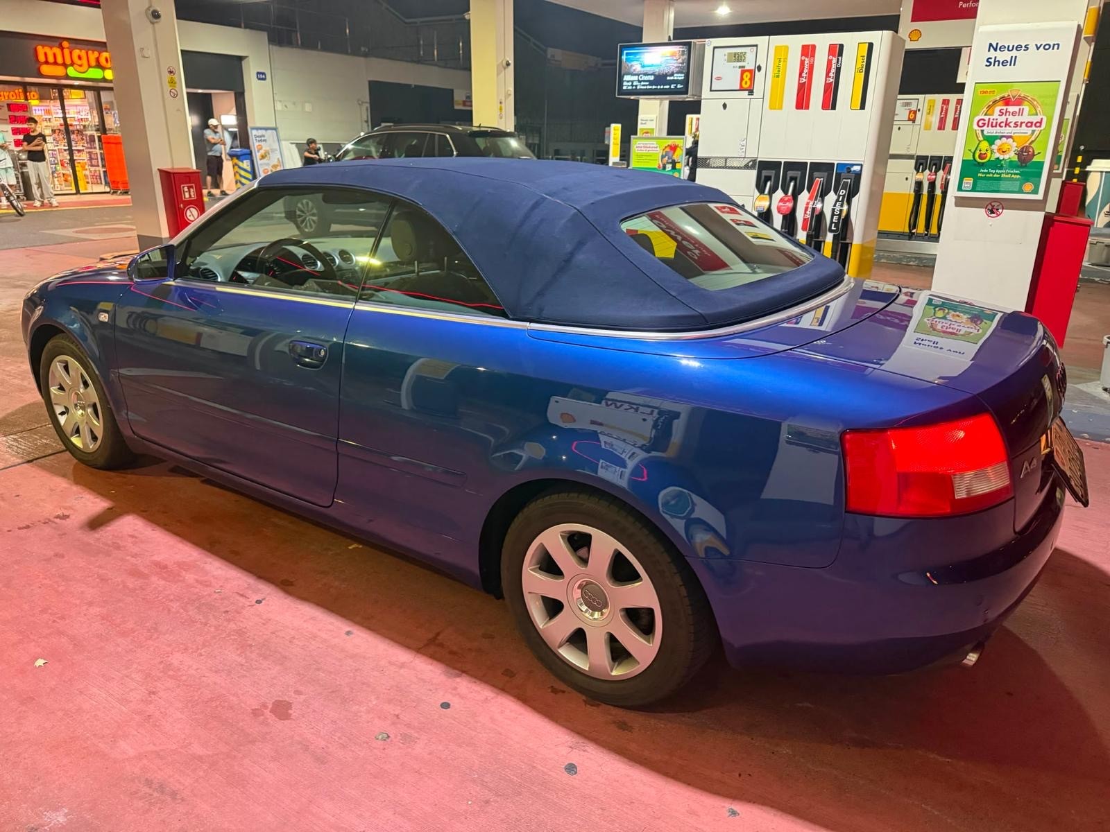 AUDI A4 Cabriolet 2.4 V6-image-10